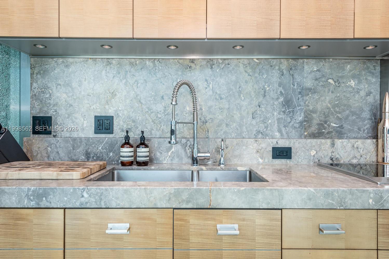 50 S Pointe Dr #905 Miami Beach, FL 33139