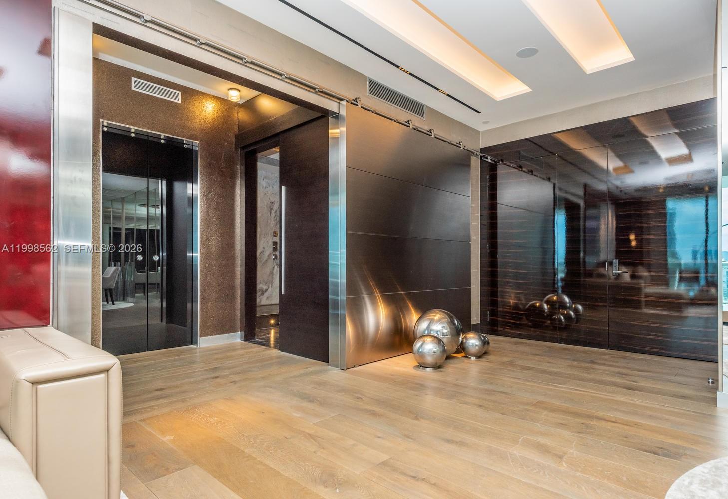 50 S Pointe Dr #905 Miami Beach, FL 33139