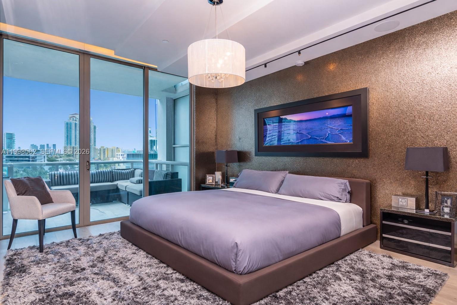 50 S Pointe Dr #905 Miami Beach, FL 33139