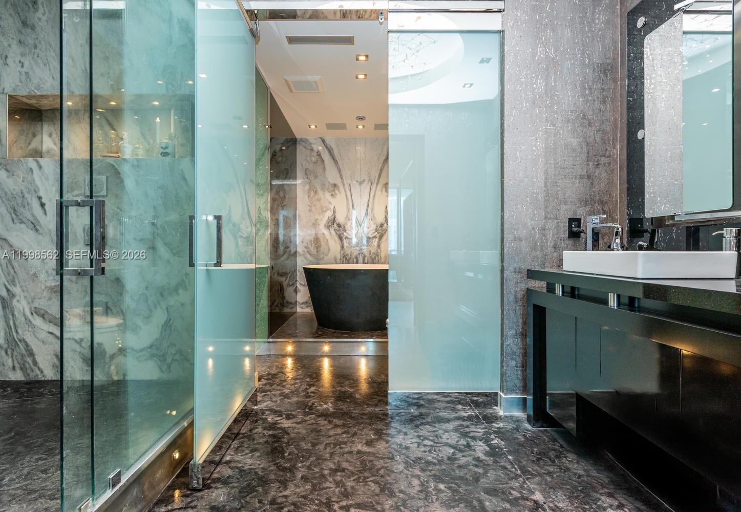 50 S Pointe Dr #905 Miami Beach, FL 33139