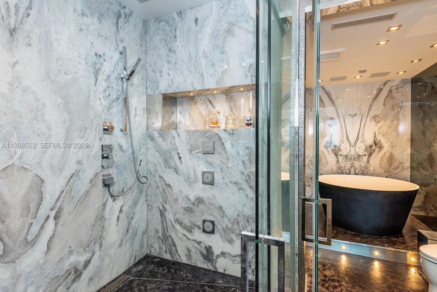 50 S Pointe Dr #905 Miami Beach, FL 33139