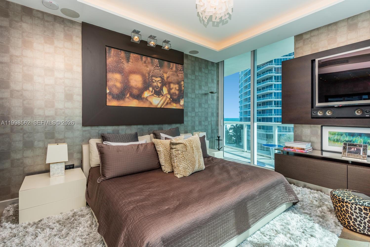 50 S Pointe Dr #905 Miami Beach, FL 33139