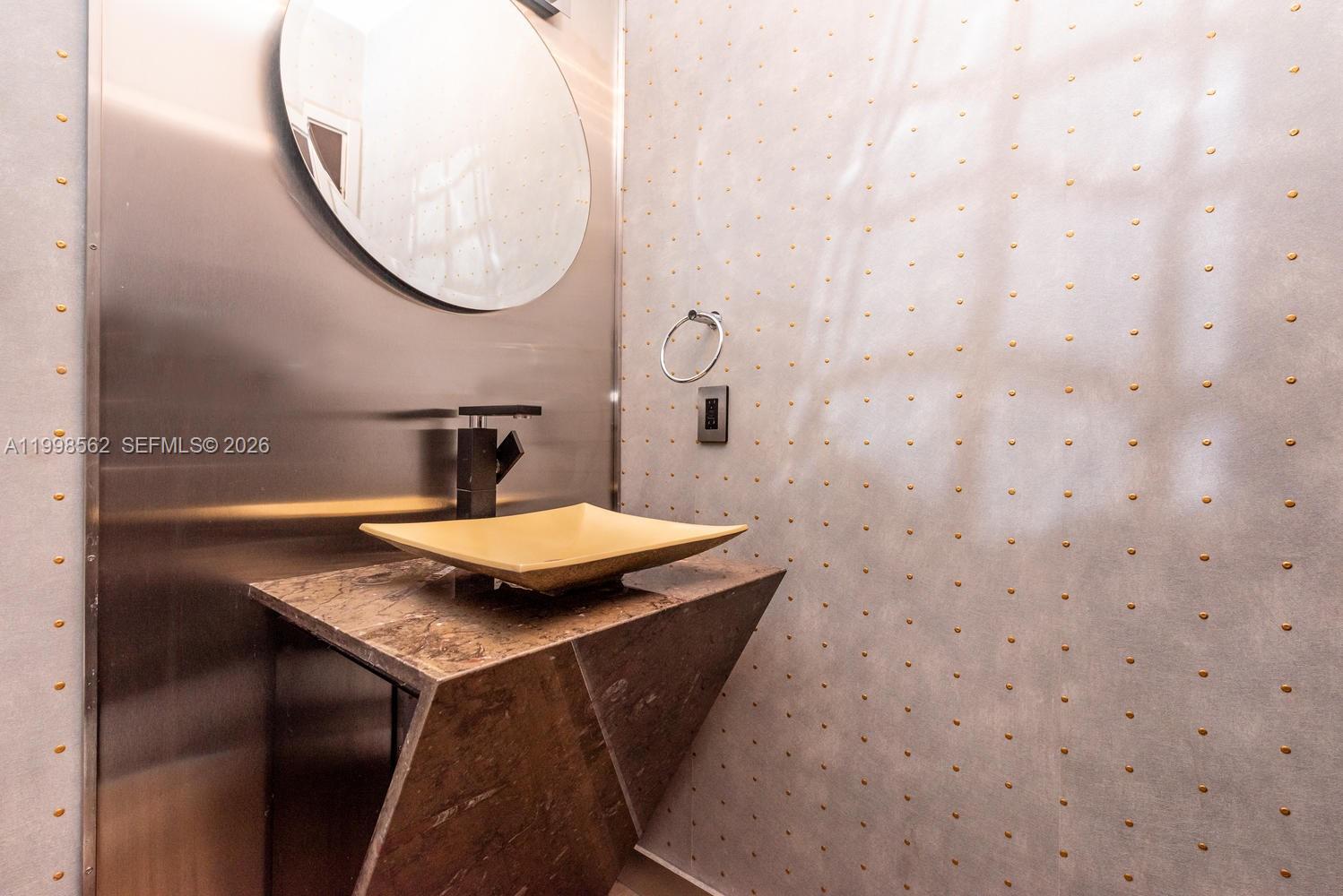 50 S Pointe Dr #905 Miami Beach, FL 33139