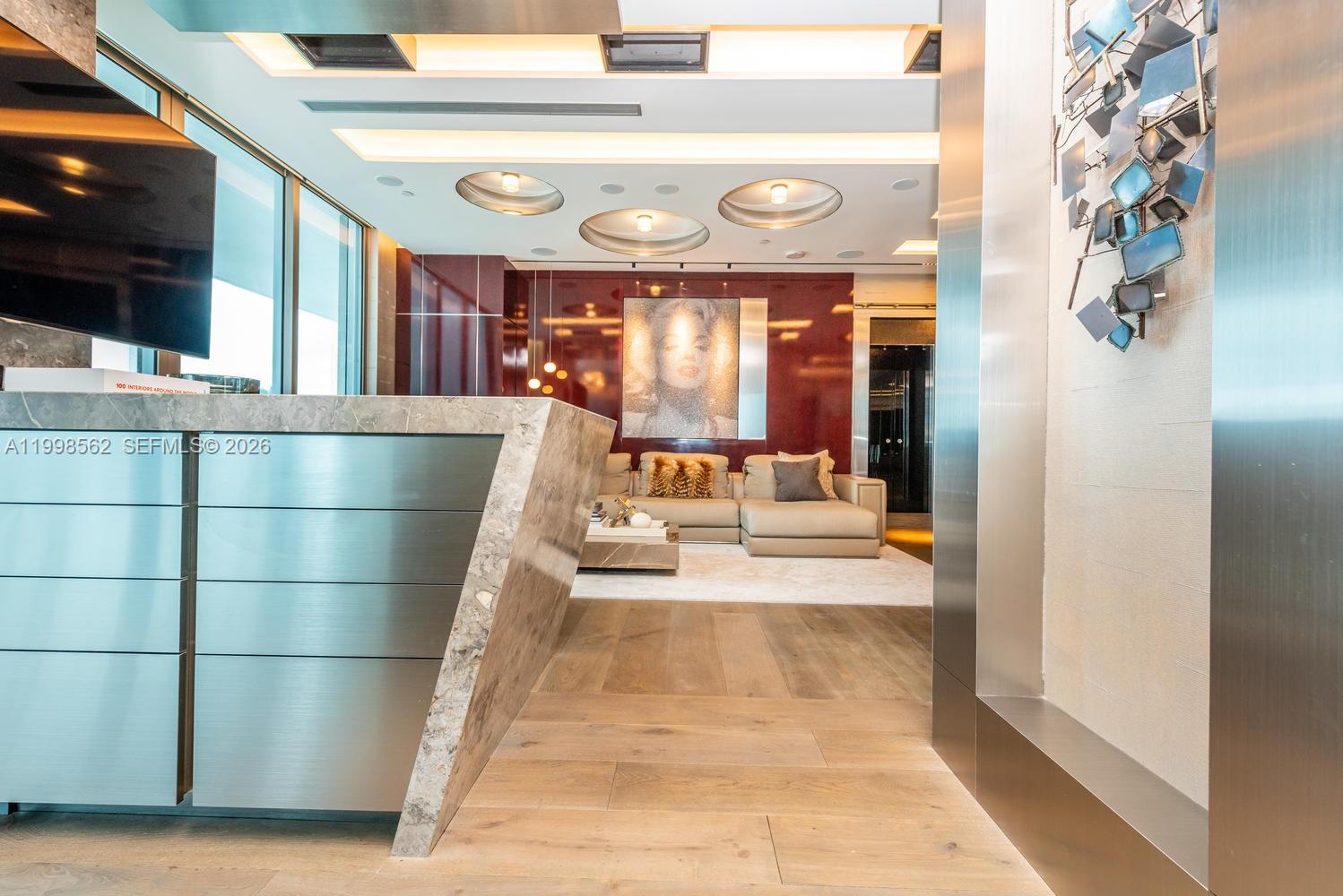 50 S Pointe Dr #905 Miami Beach, FL 33139