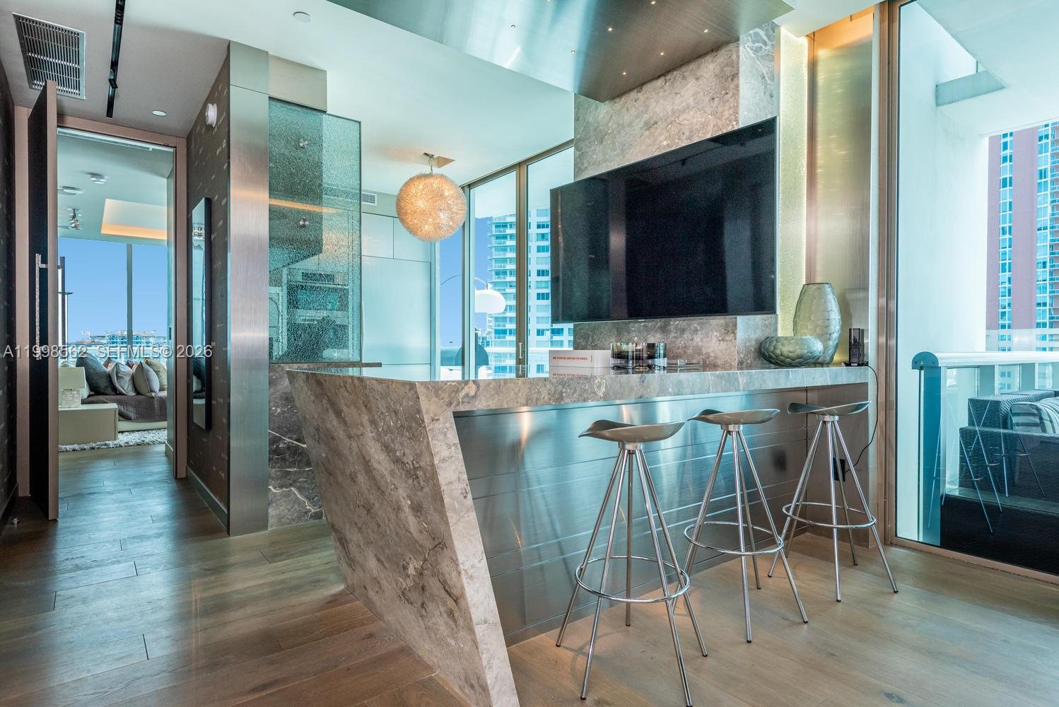 50 S Pointe Dr #905 Miami Beach, FL 33139