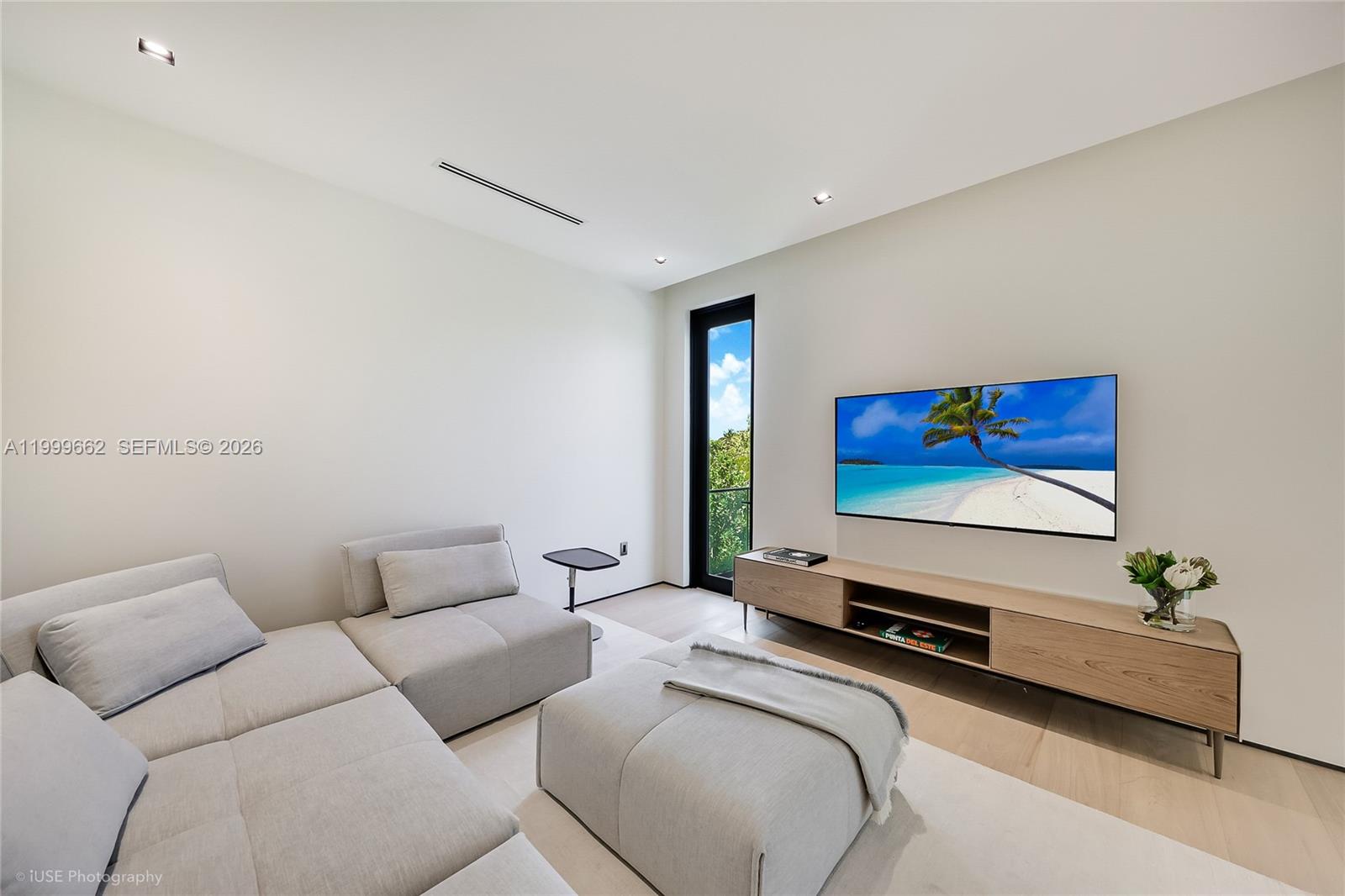 770 Lake Rd Miami, FL 33137