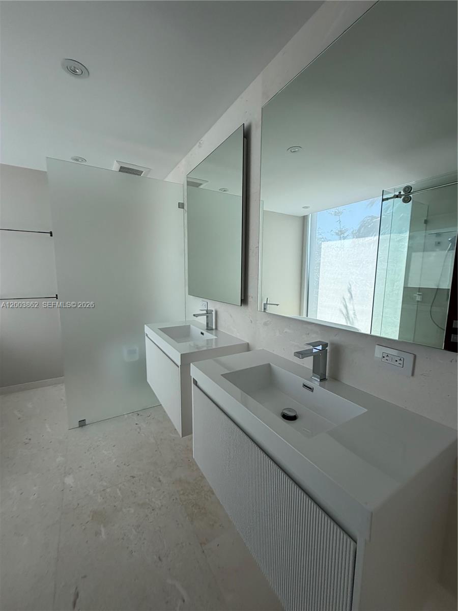 Undisclosed Address Key Biscayne, FL 33149
