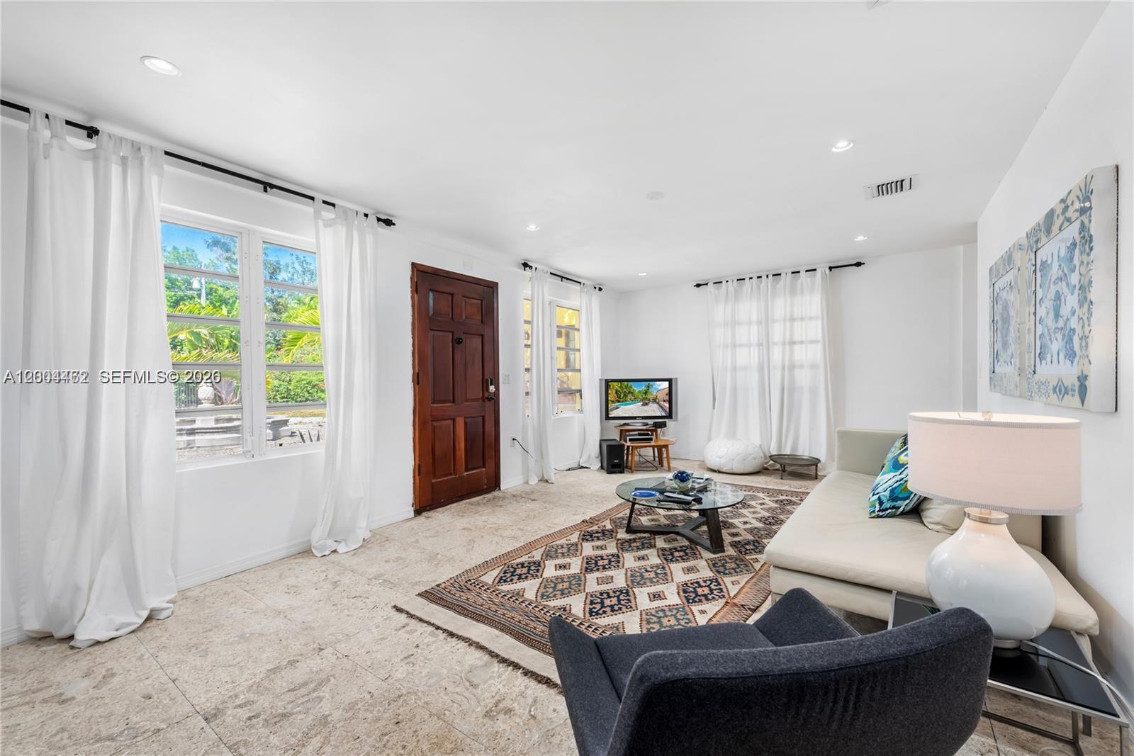 1036 NE 89th St Miami, FL 33138