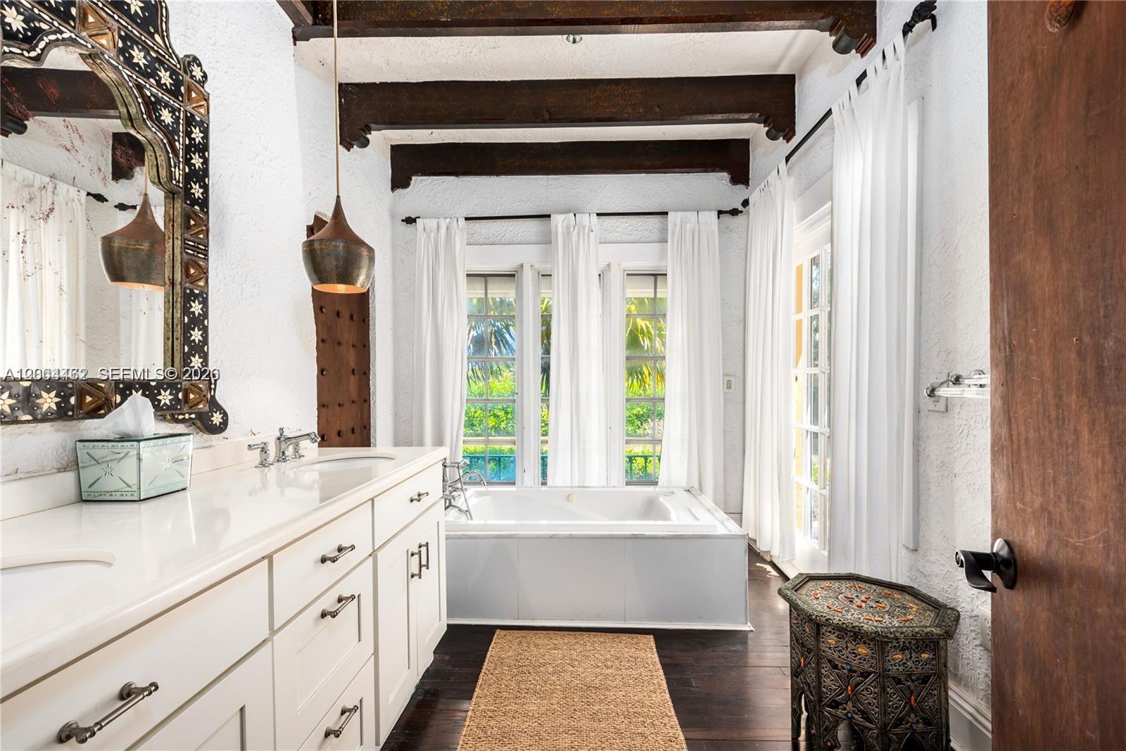 1036 NE 89th St Miami, FL 33138