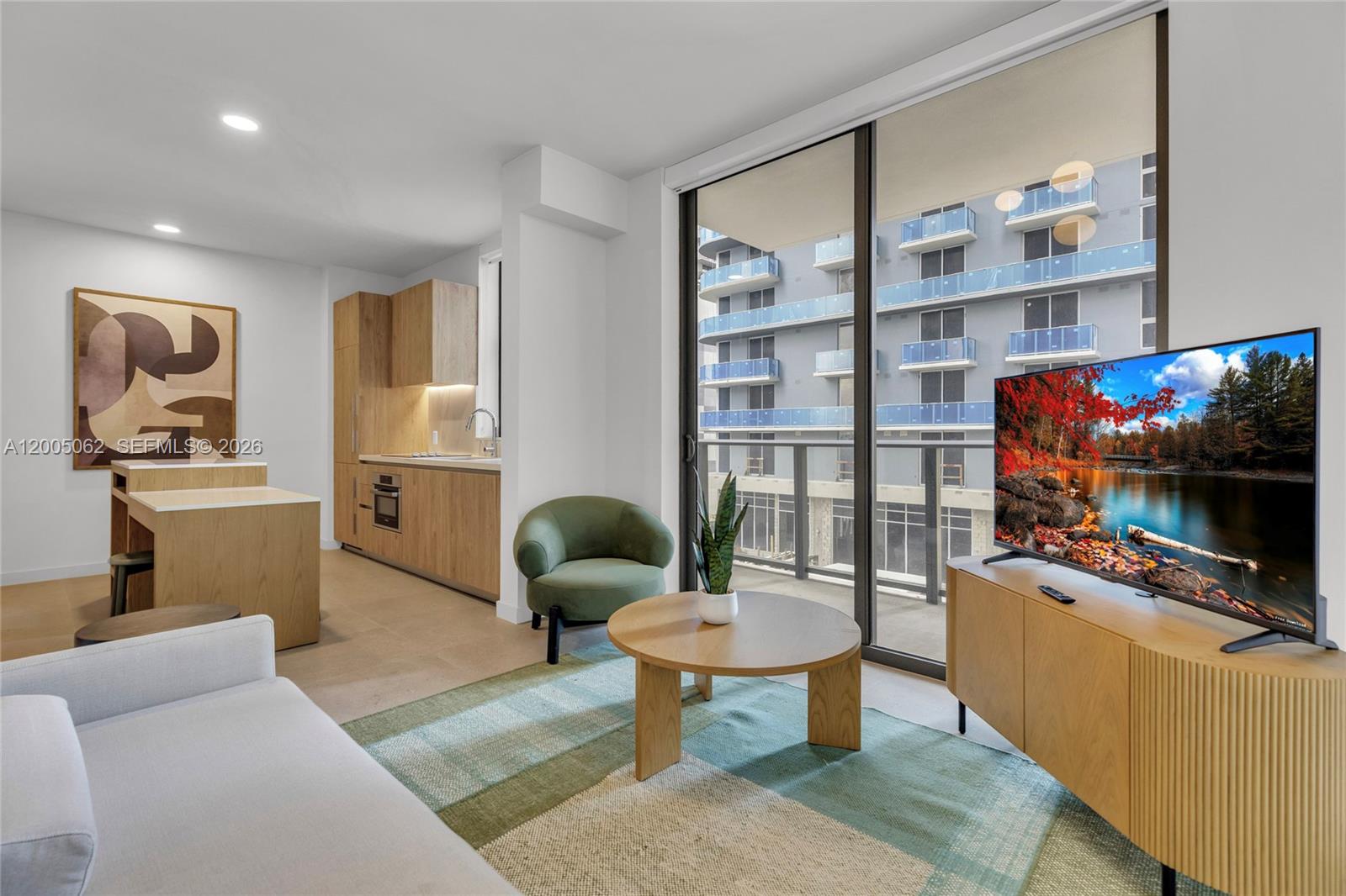 11 NE 6th St #407