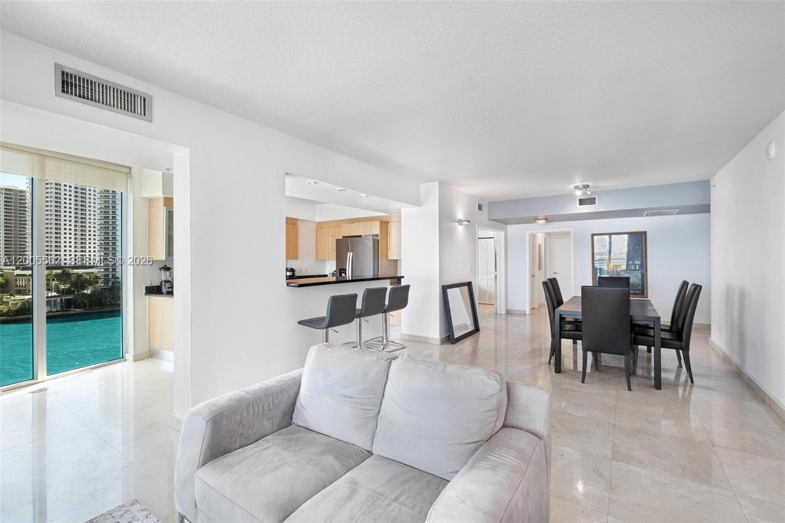 325 S Biscayne Blvd #823 Miami, FL 33131