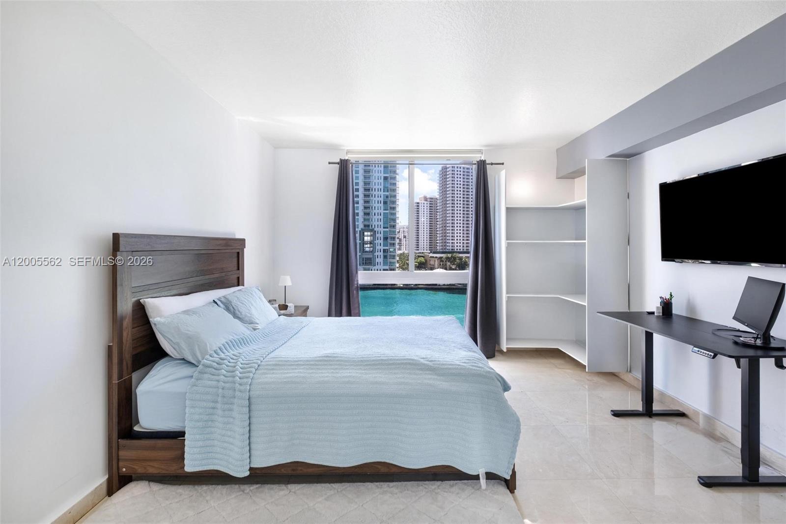 325 S Biscayne Blvd #823 Miami, FL 33131