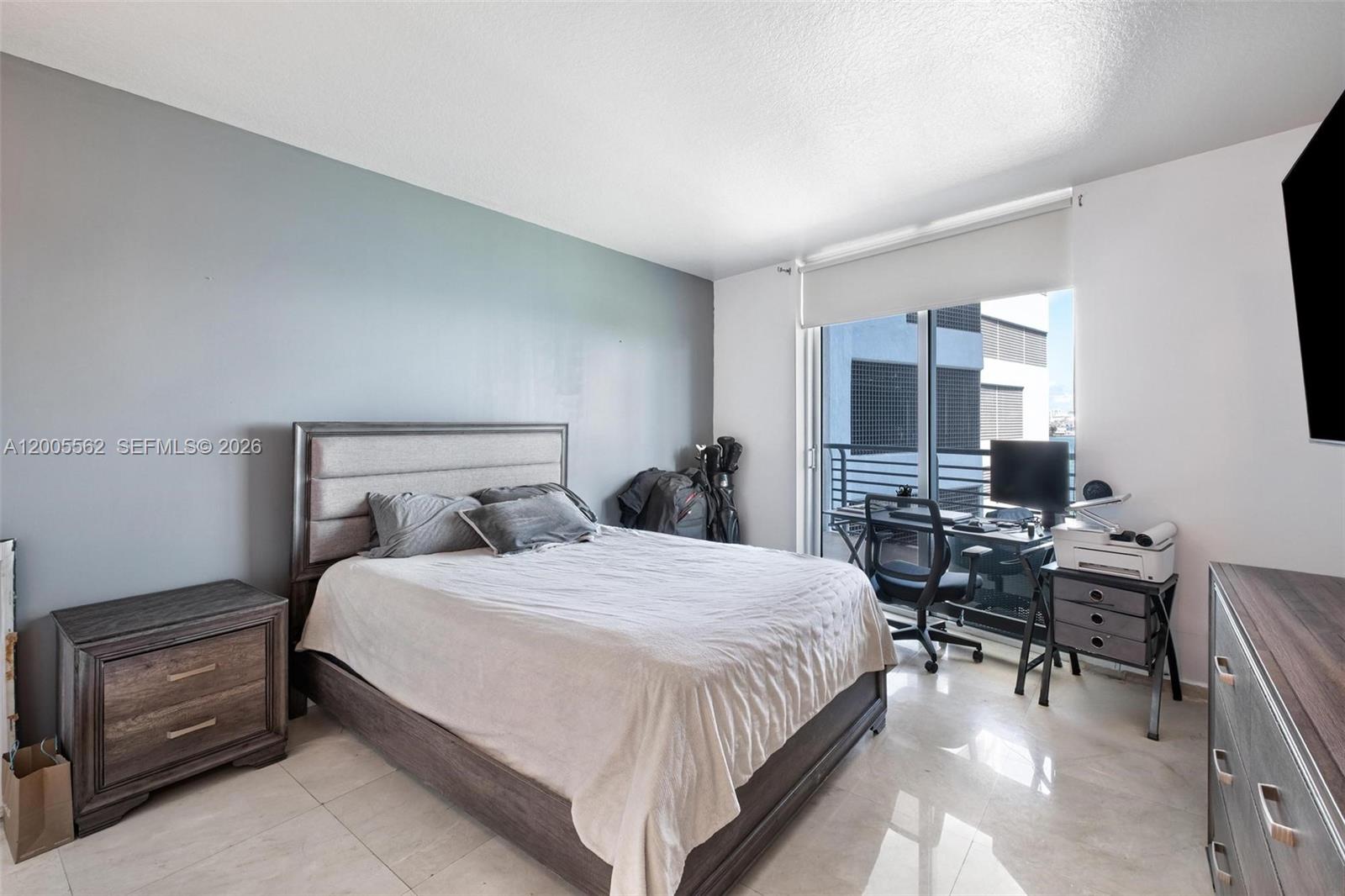 325 S Biscayne Blvd #823 Miami, FL 33131