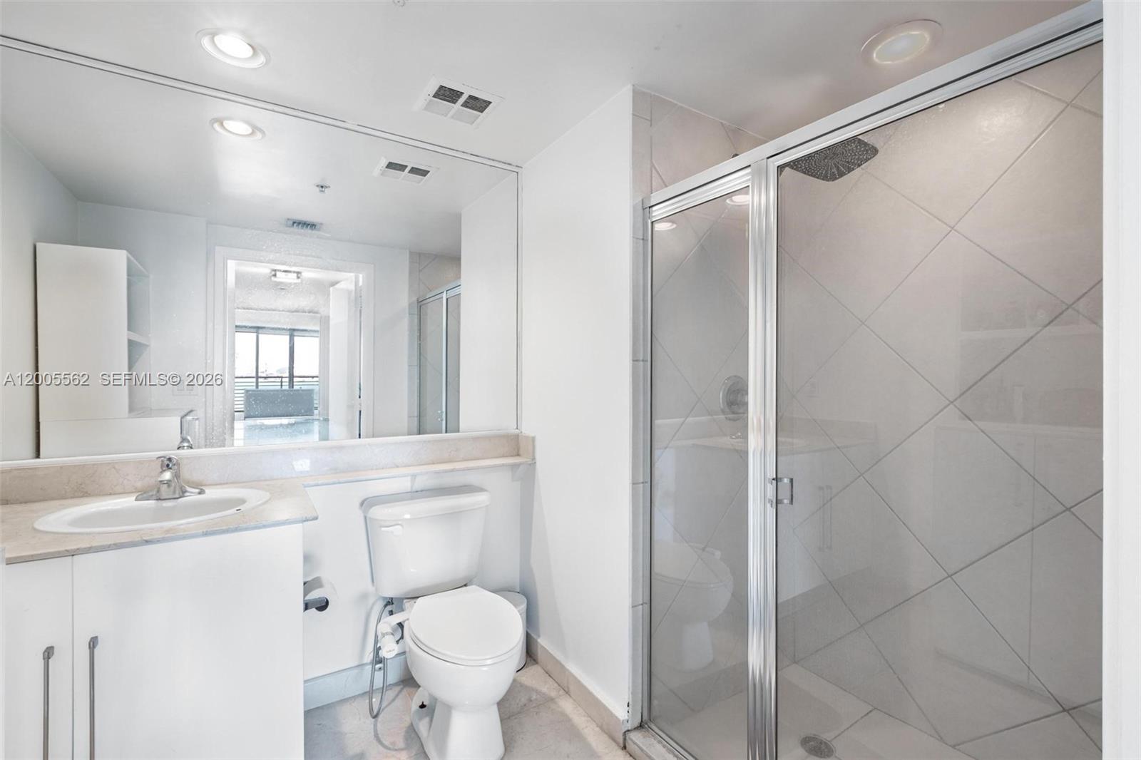 325 S Biscayne Blvd #823 Miami, FL 33131