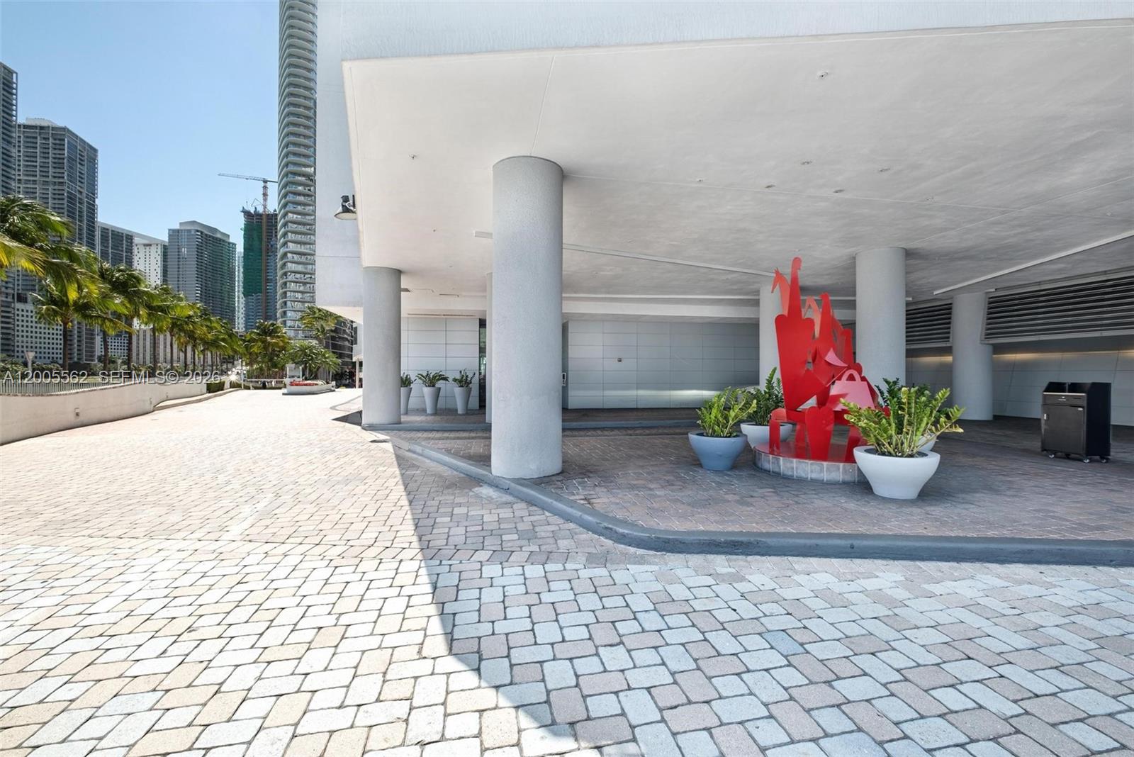 325 S Biscayne Blvd #823 Miami, FL 33131