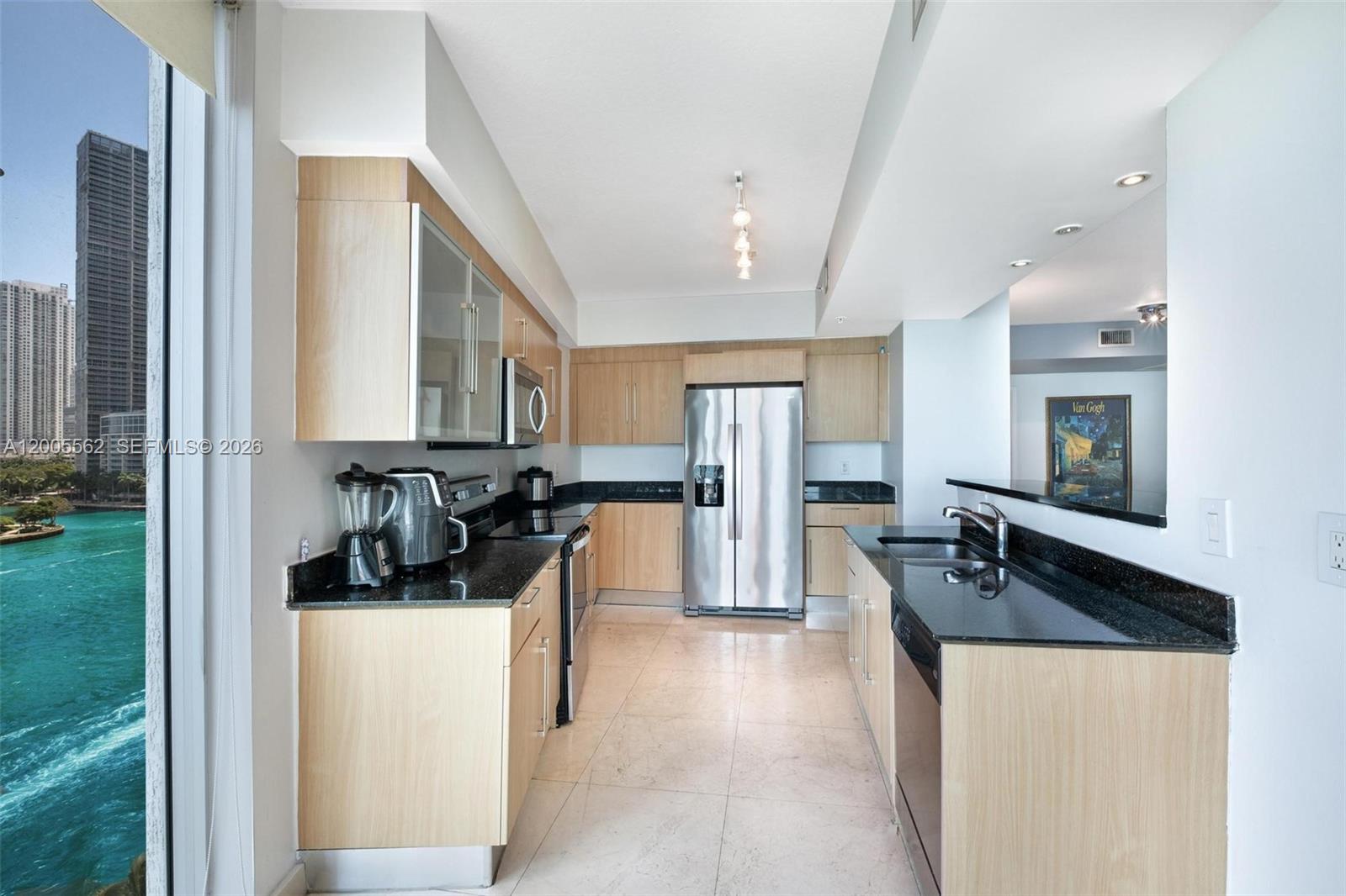 325 S Biscayne Blvd #823 Miami, FL 33131