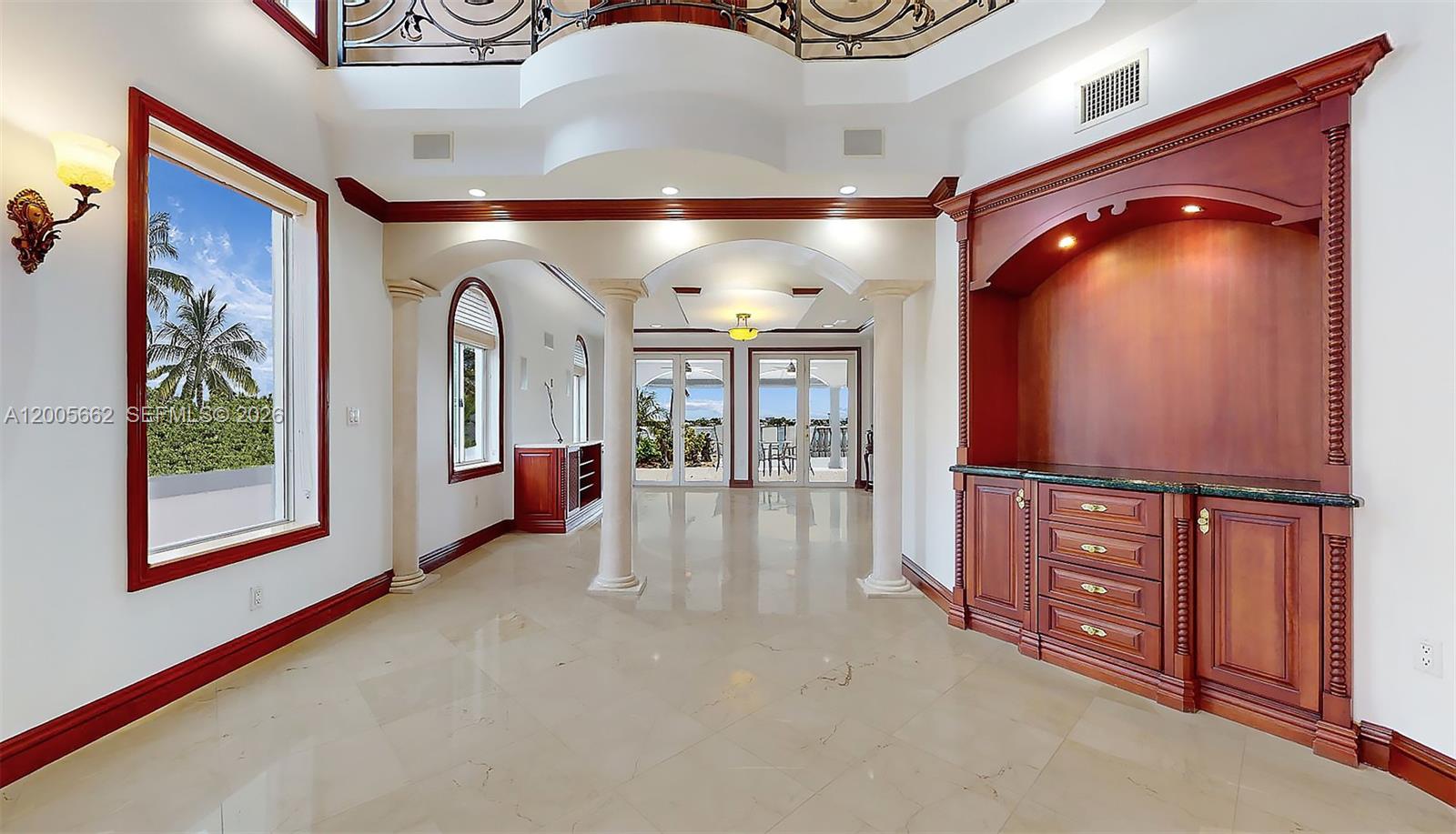 1131 Stillwater Dr Miami Beach, FL 33141