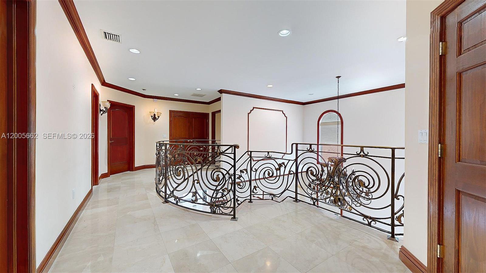 1131 Stillwater Dr Miami Beach, FL 33141