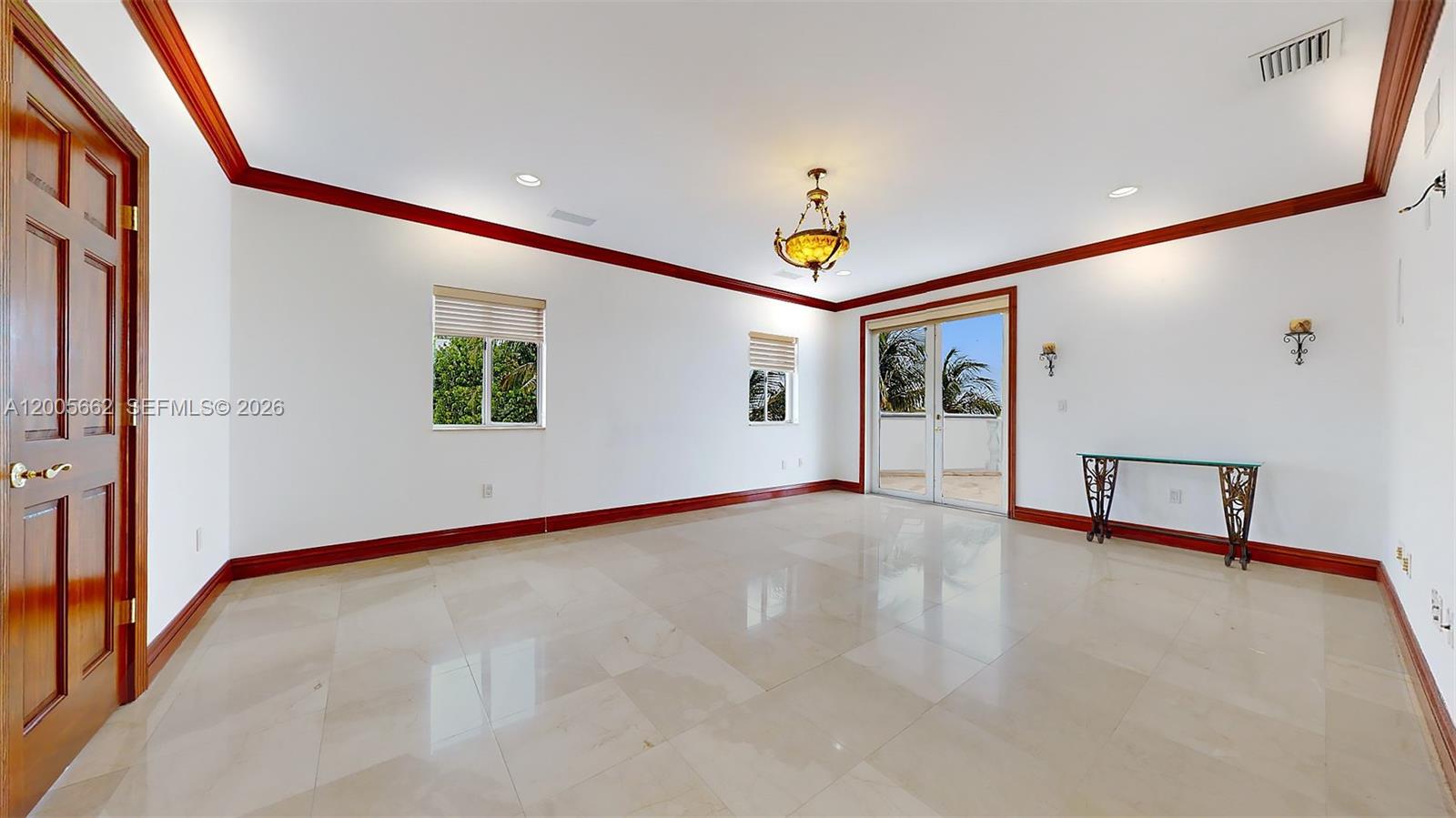 1131 Stillwater Dr Miami Beach, FL 33141