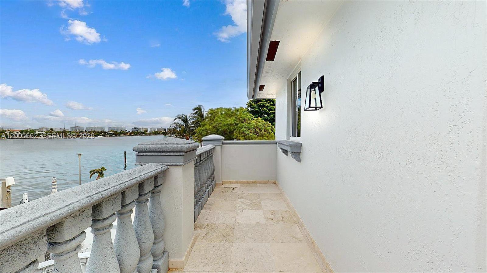 1131 Stillwater Dr Miami Beach, FL 33141