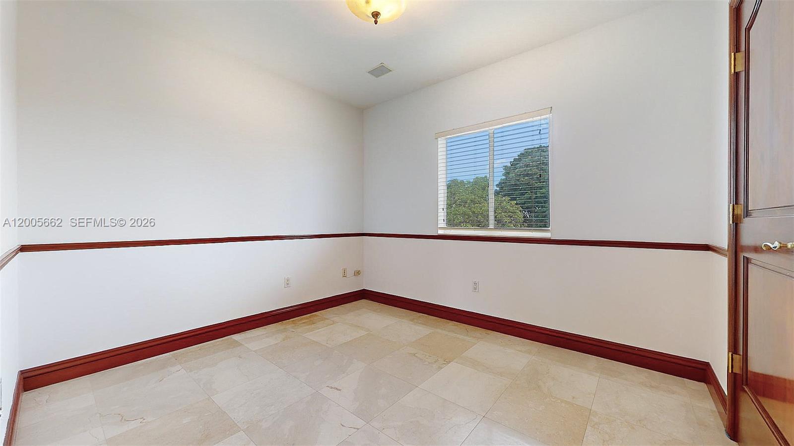 1131 Stillwater Dr Miami Beach, FL 33141