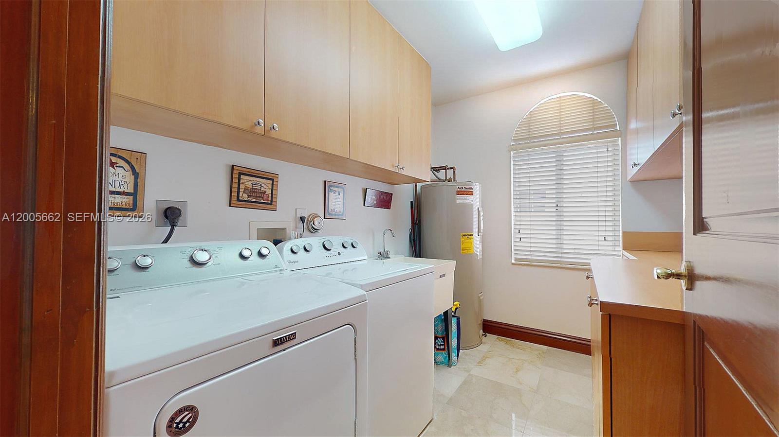 1131 Stillwater Dr Miami Beach, FL 33141