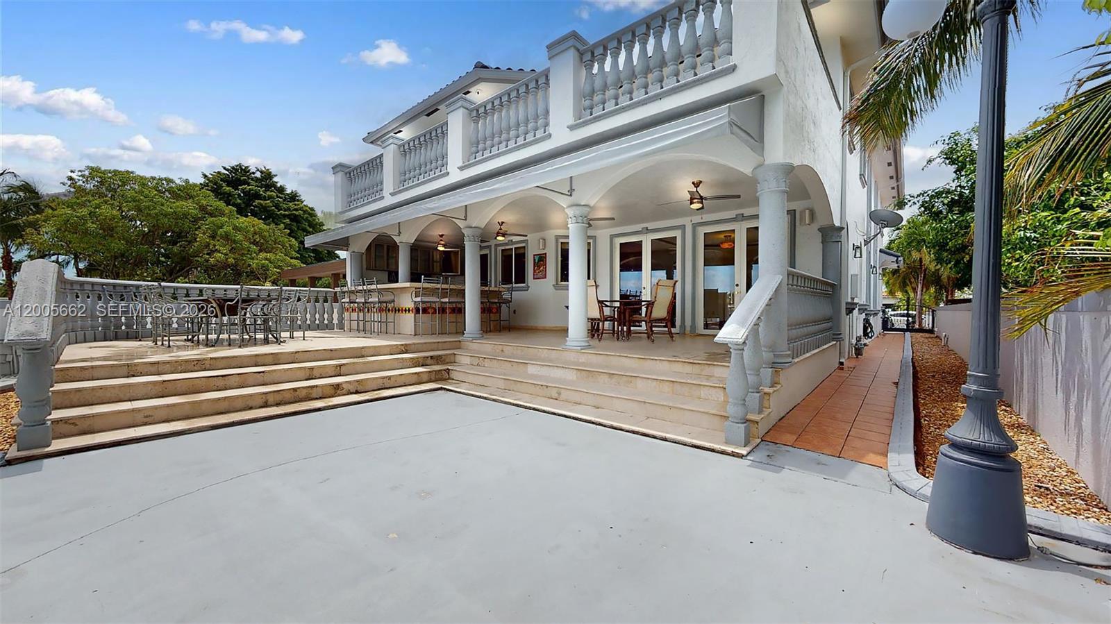 1131 Stillwater Dr Miami Beach, FL 33141