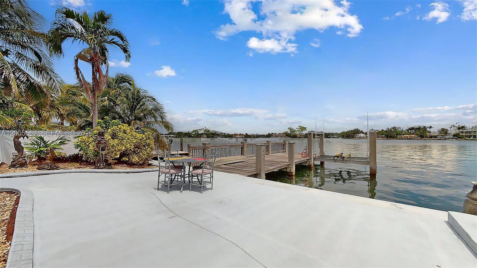 1131 Stillwater Dr Miami Beach, FL 33141
