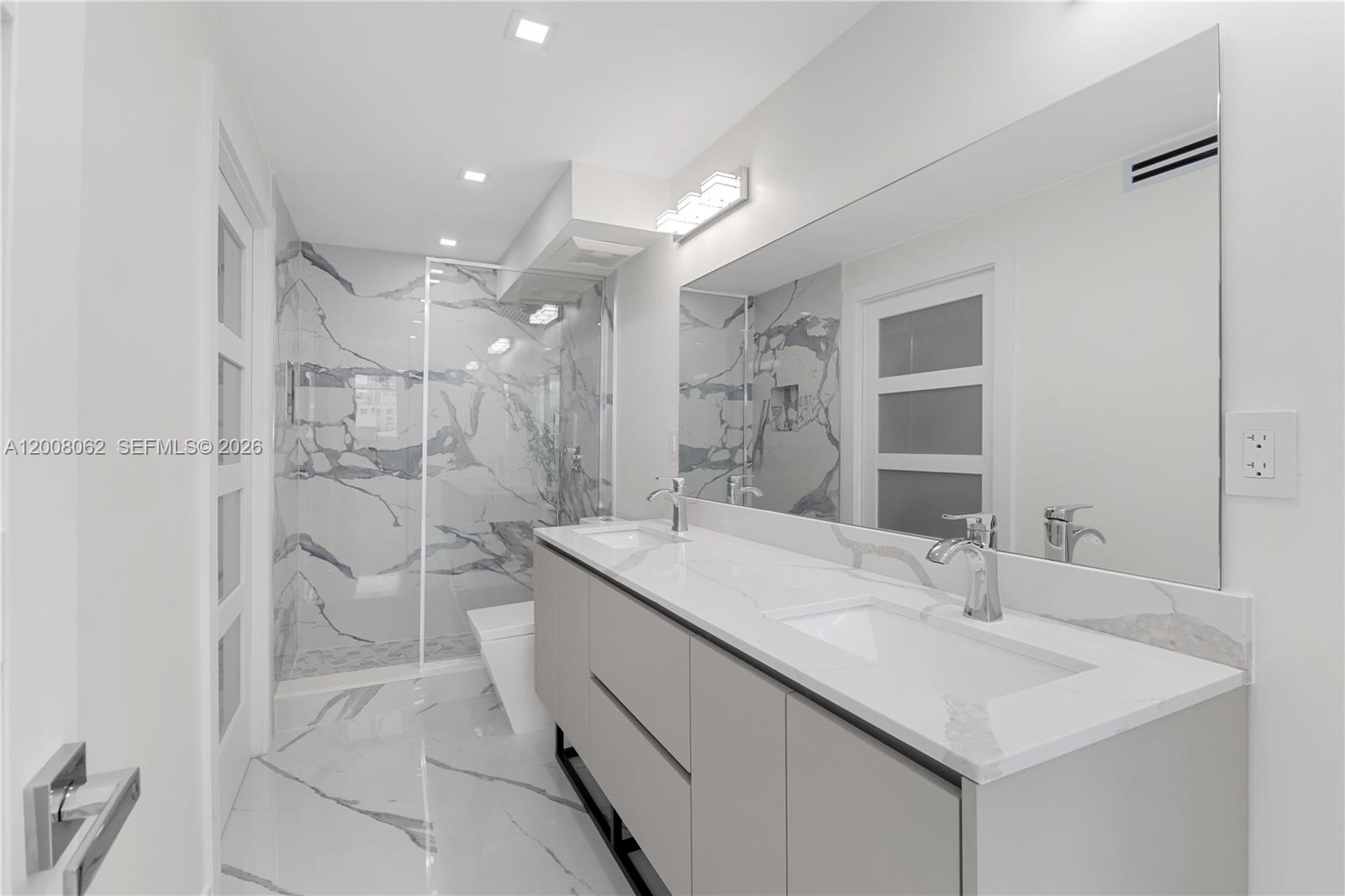 345 Ocean Dr #708 Miami Beach, FL 33139
