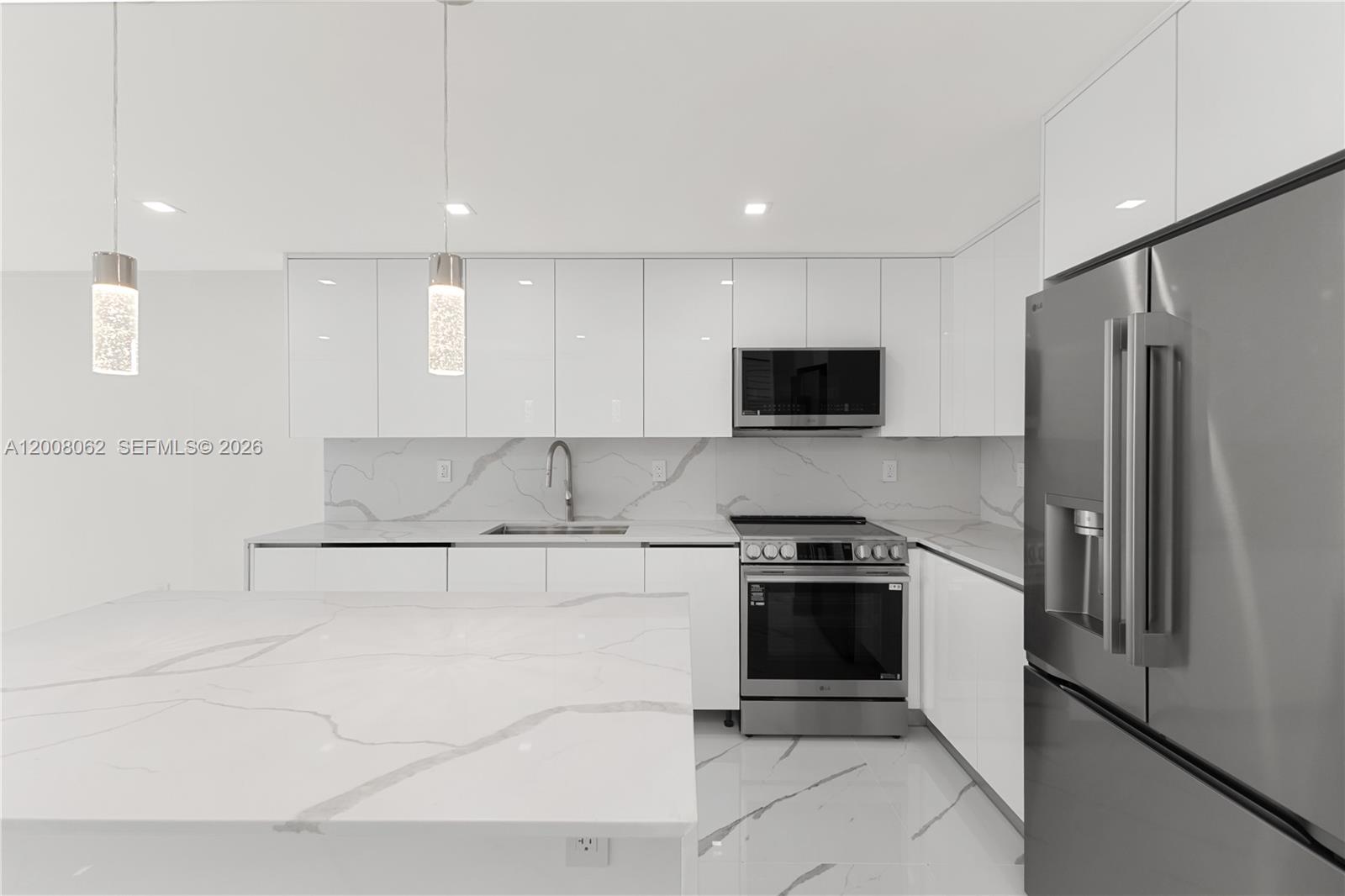 345 Ocean Dr #708 Miami Beach, FL 33139