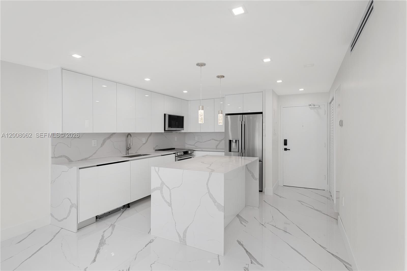 345 Ocean Dr #708 Miami Beach, FL 33139