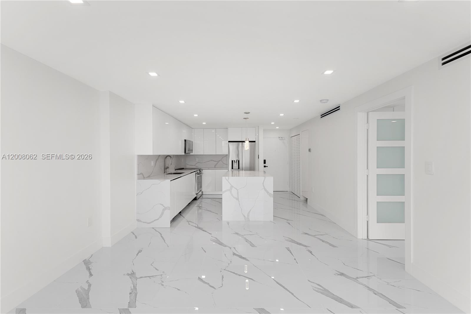 345 Ocean Dr #708 Miami Beach, FL 33139