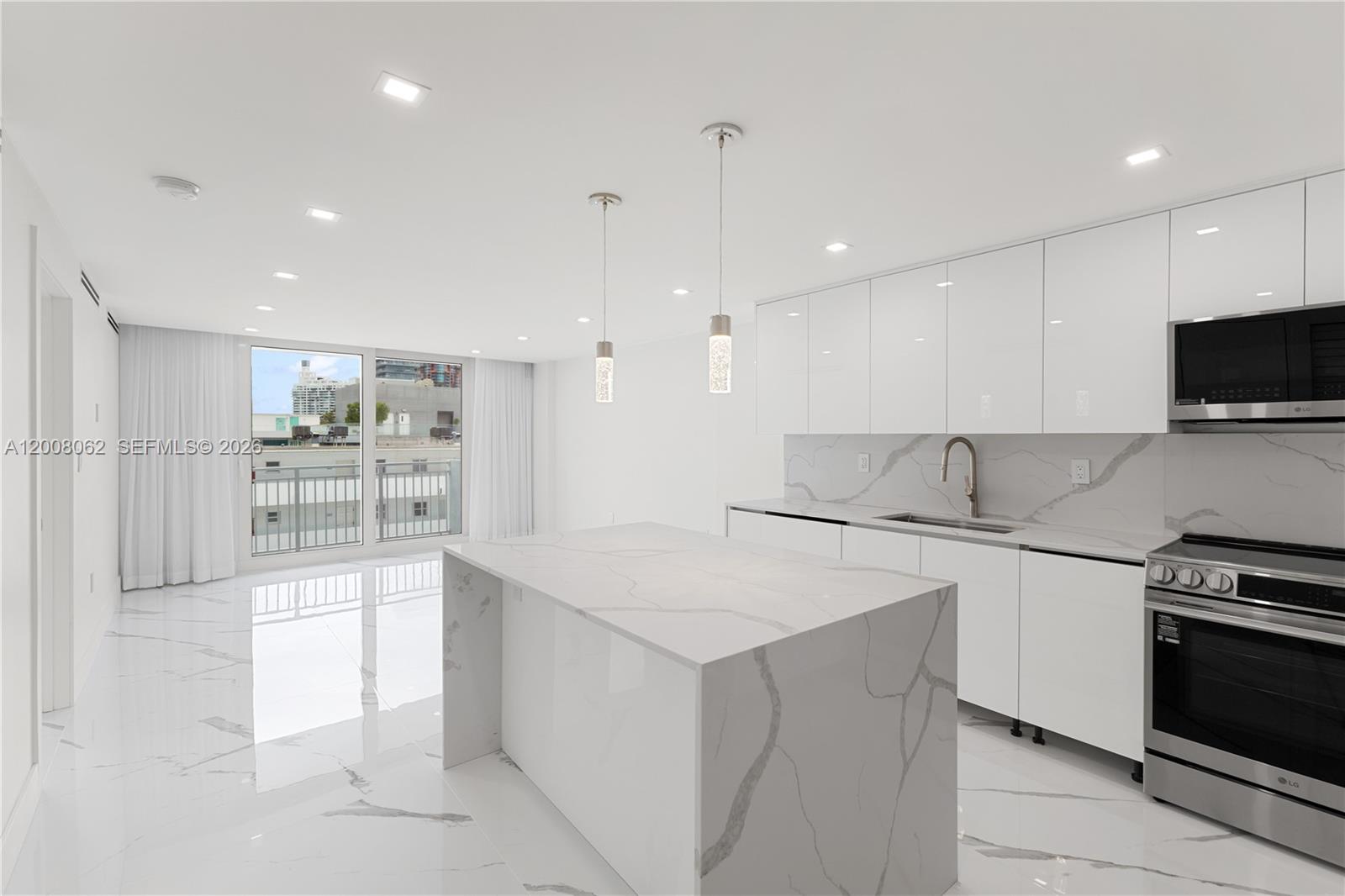 345 Ocean Dr #708 Miami Beach, FL 33139