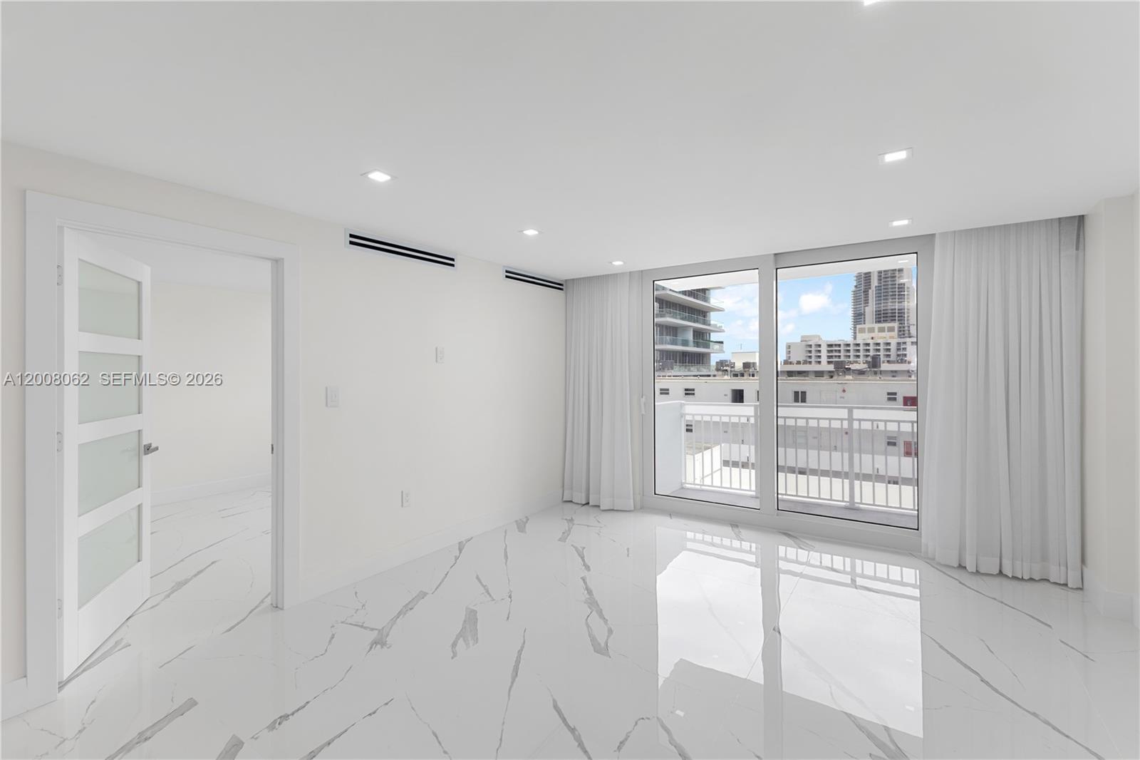 345 Ocean Dr #708 Miami Beach, FL 33139