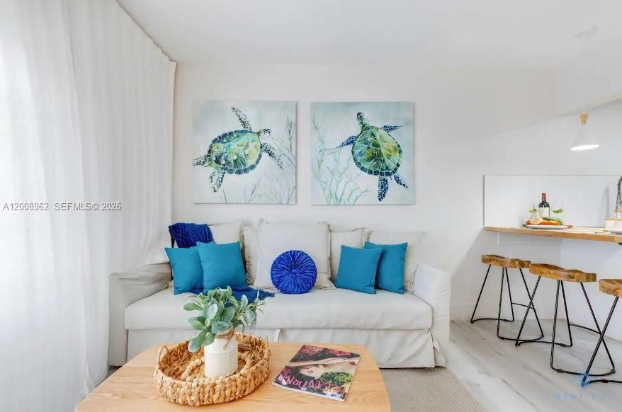 7326 Collins Ave #201