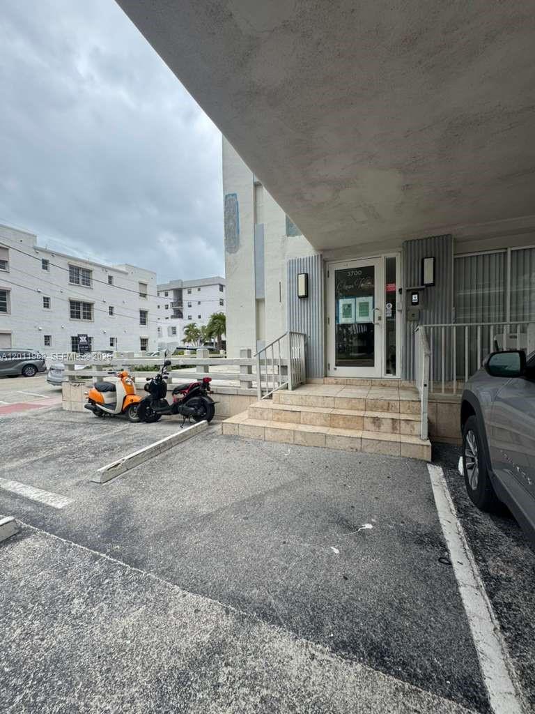 3700 Collins Ave #S-309