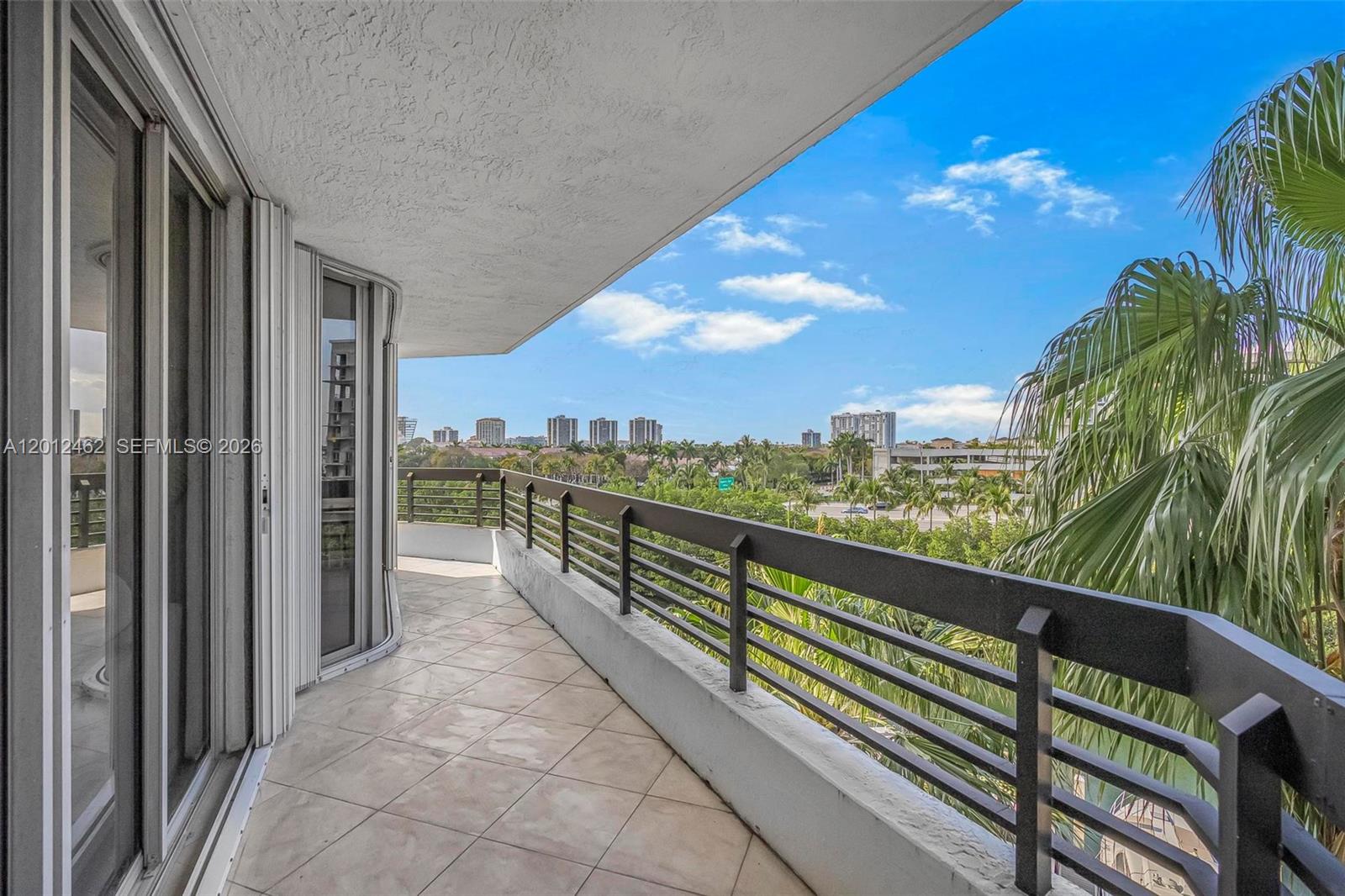 3500 Mystic Pointe Dr #604 Aventura, FL 33180
