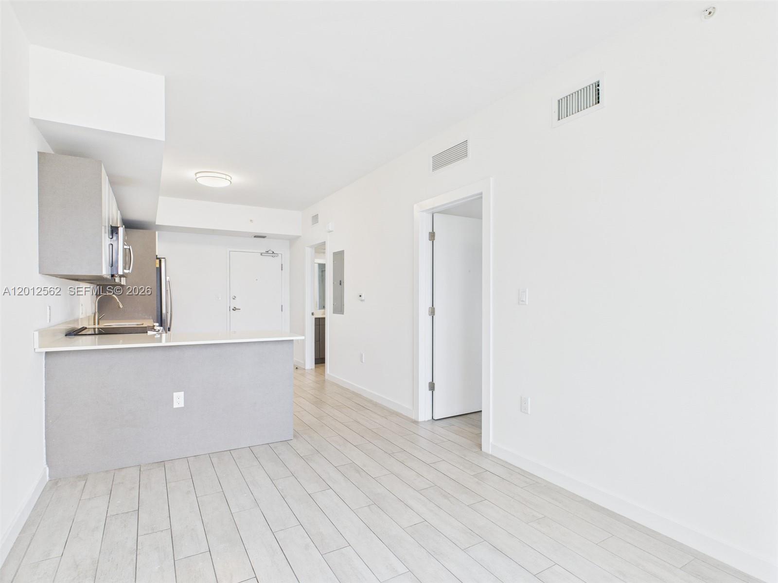 image 26 Edgewater13
