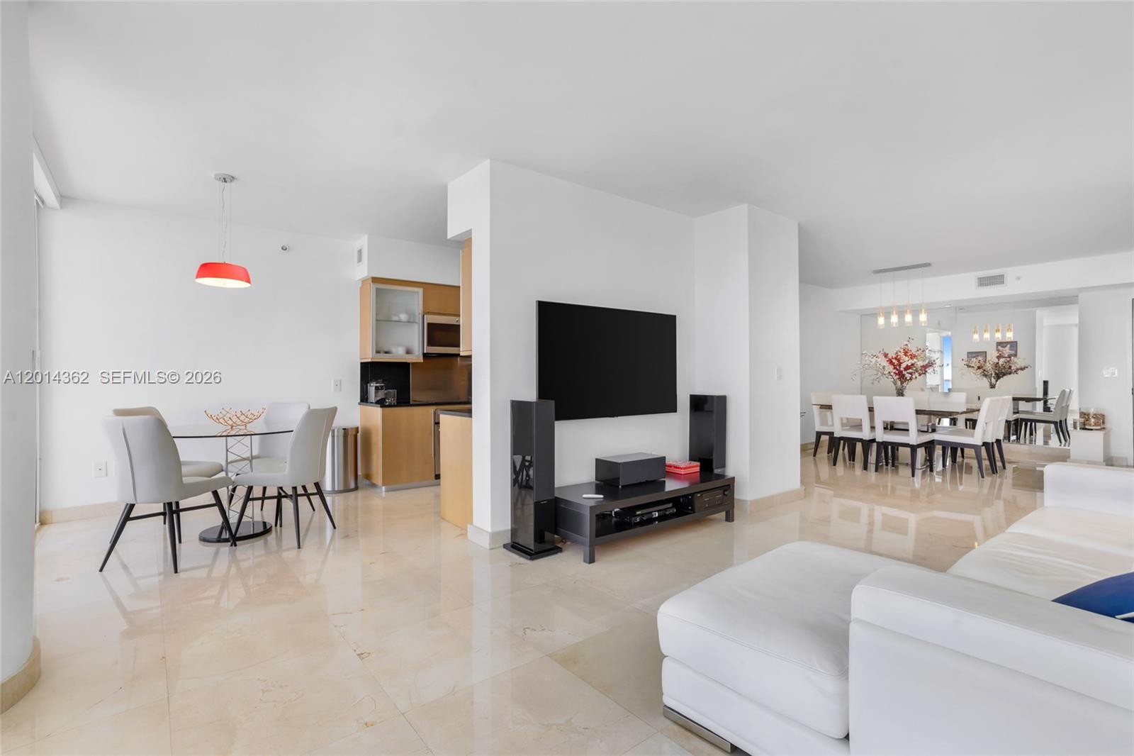 6365 Collins Ave #3202 Miami Beach, FL 33141