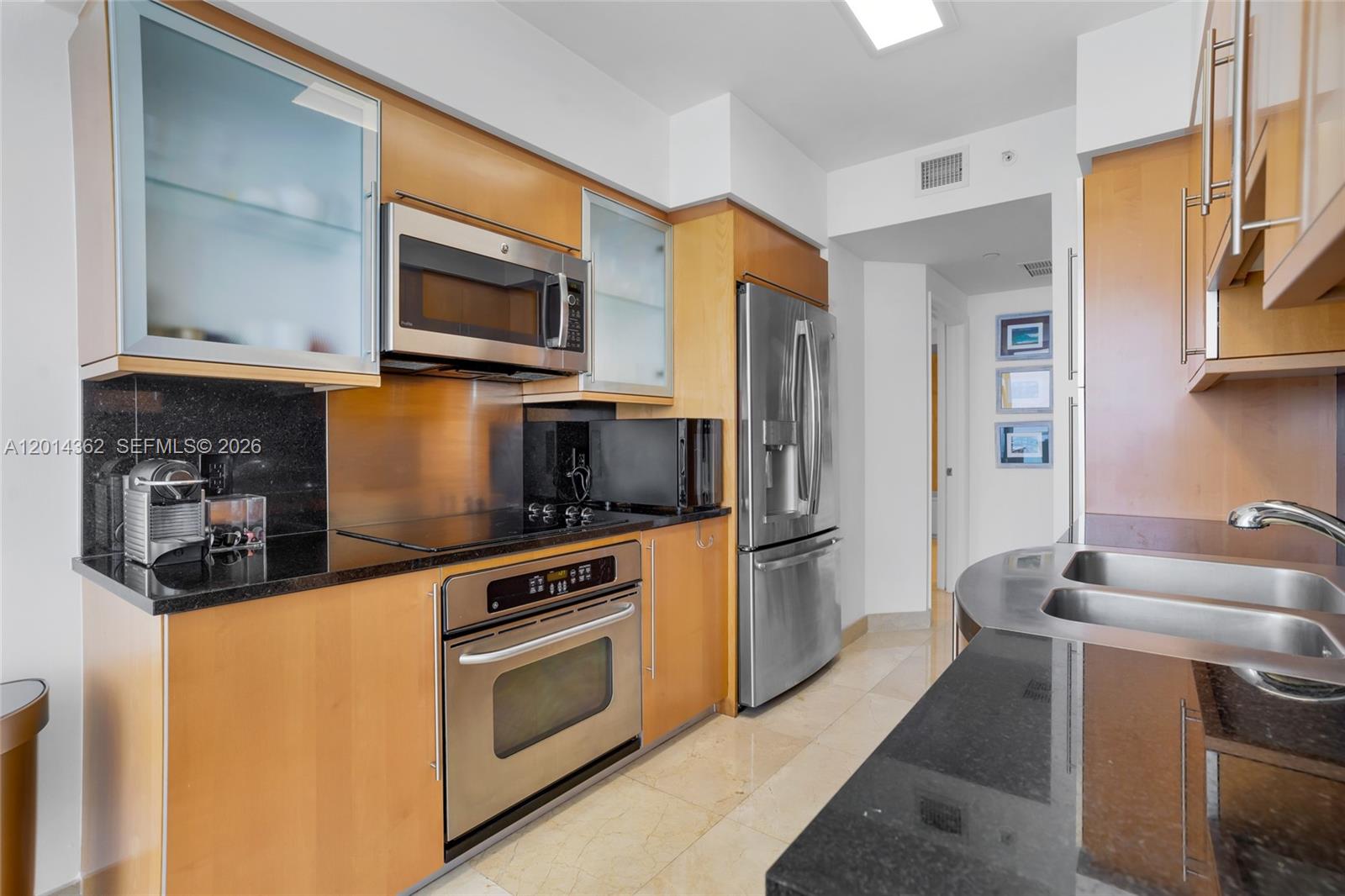 6365 Collins Ave #3202 Miami Beach, FL 33141