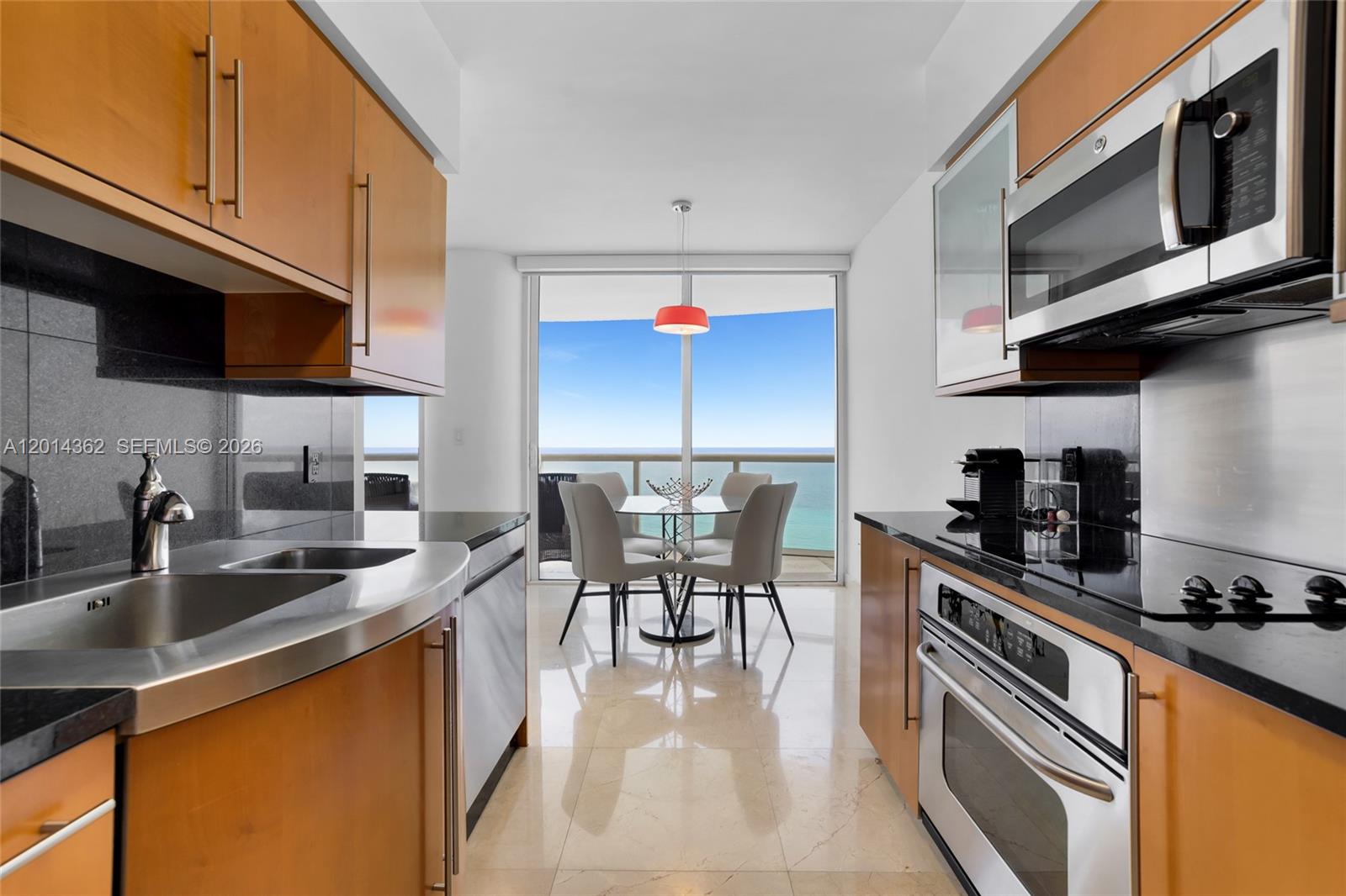6365 Collins Ave #3202 Miami Beach, FL 33141