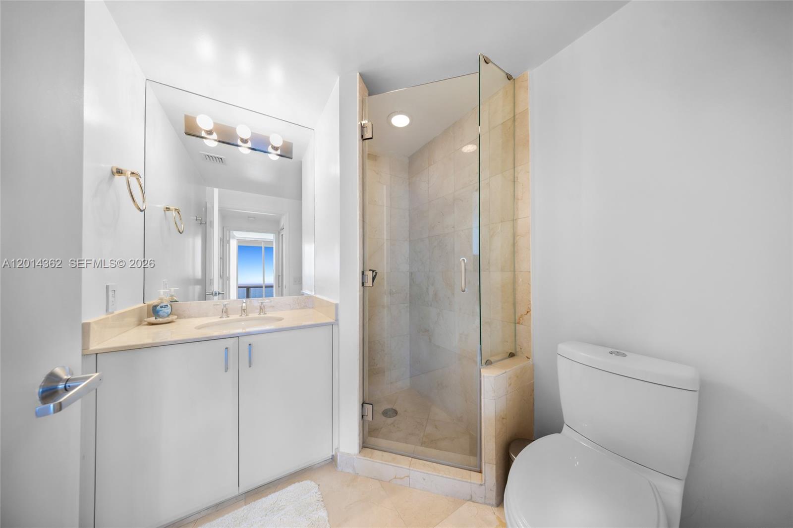 6365 Collins Ave #3202 Miami Beach, FL 33141