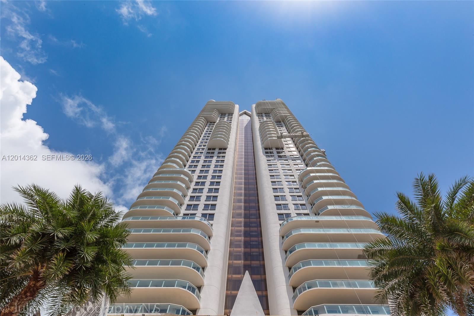 6365 Collins Ave #3202 Miami Beach, FL 33141