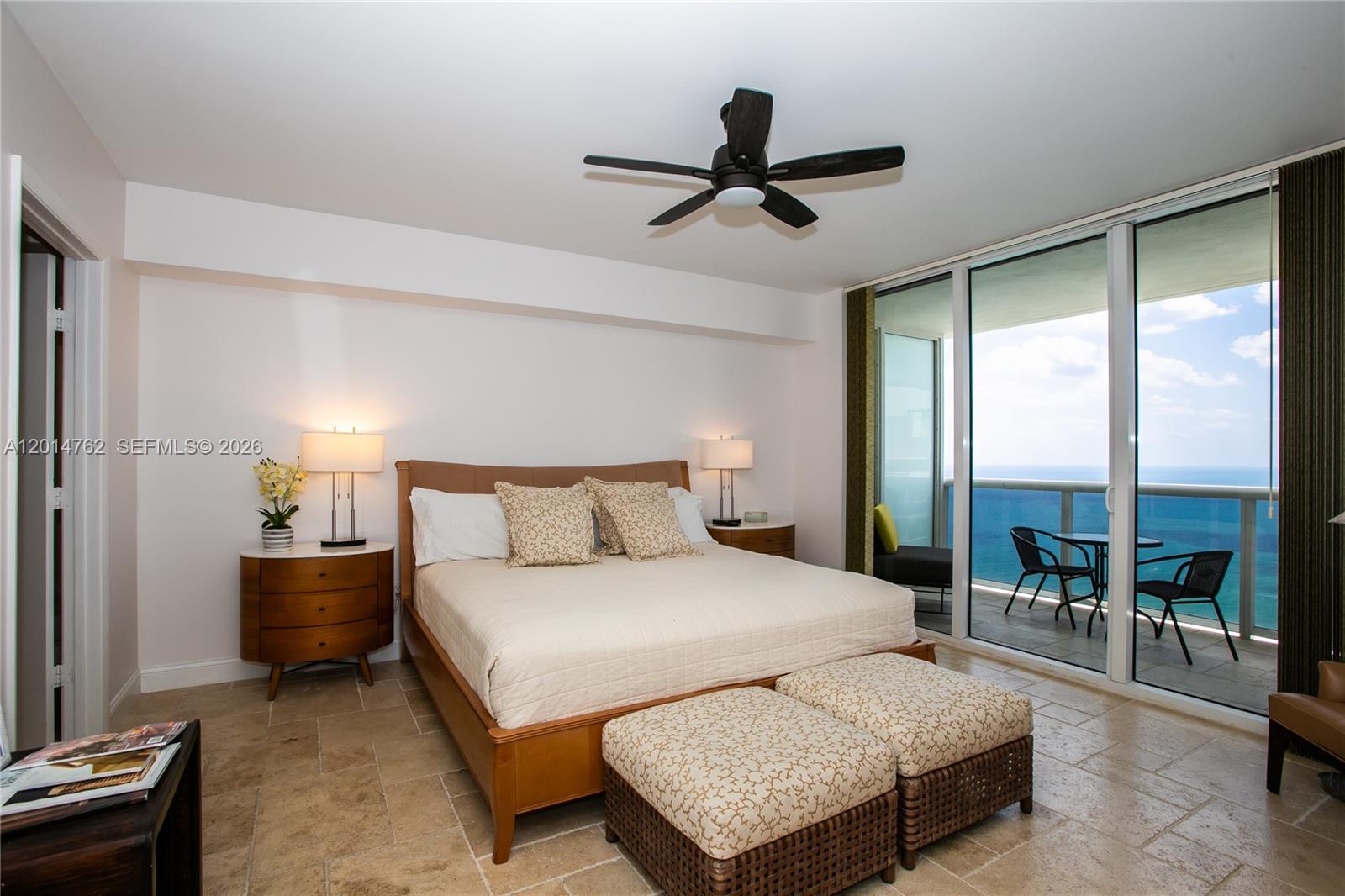 image Beach Club 210