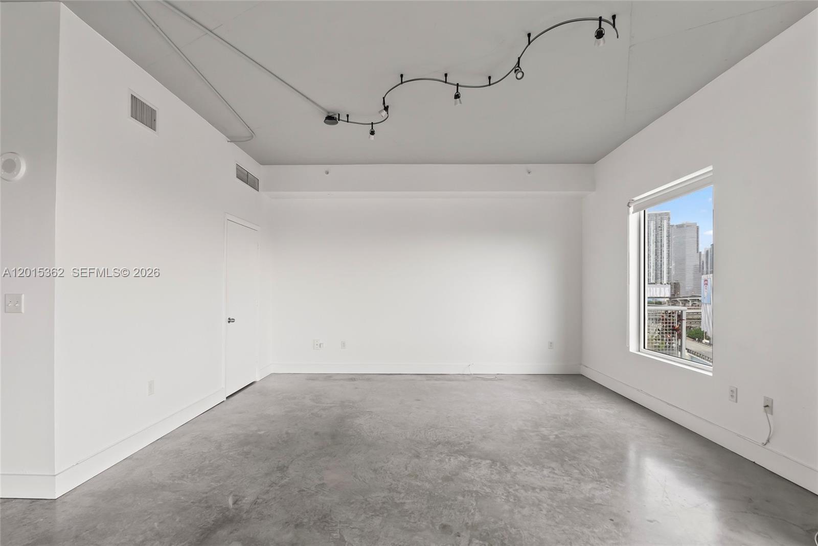 10 SW South Riv Dr #1006 Miami, FL 33130