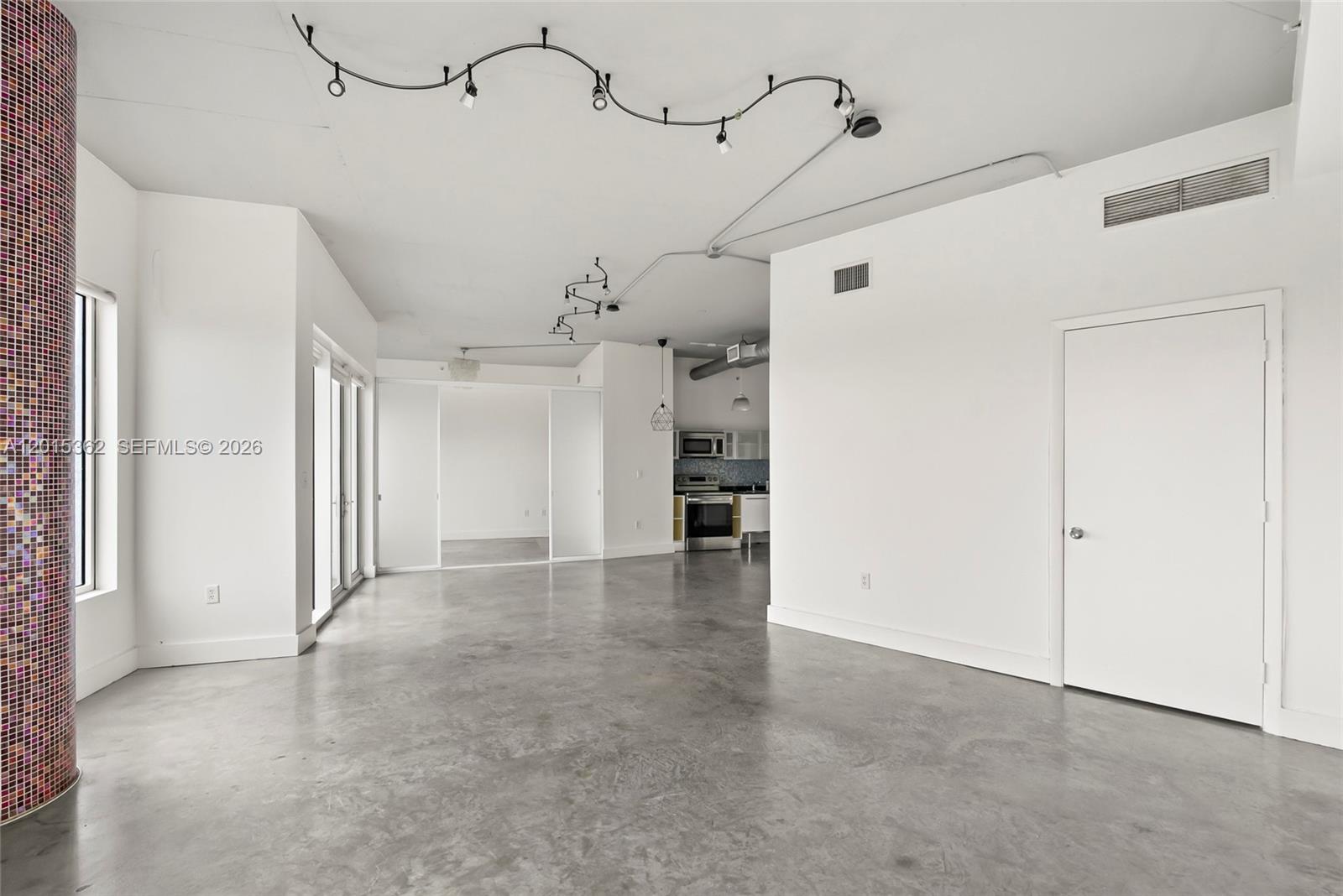 10 SW South Riv Dr #1006 Miami, FL 33130