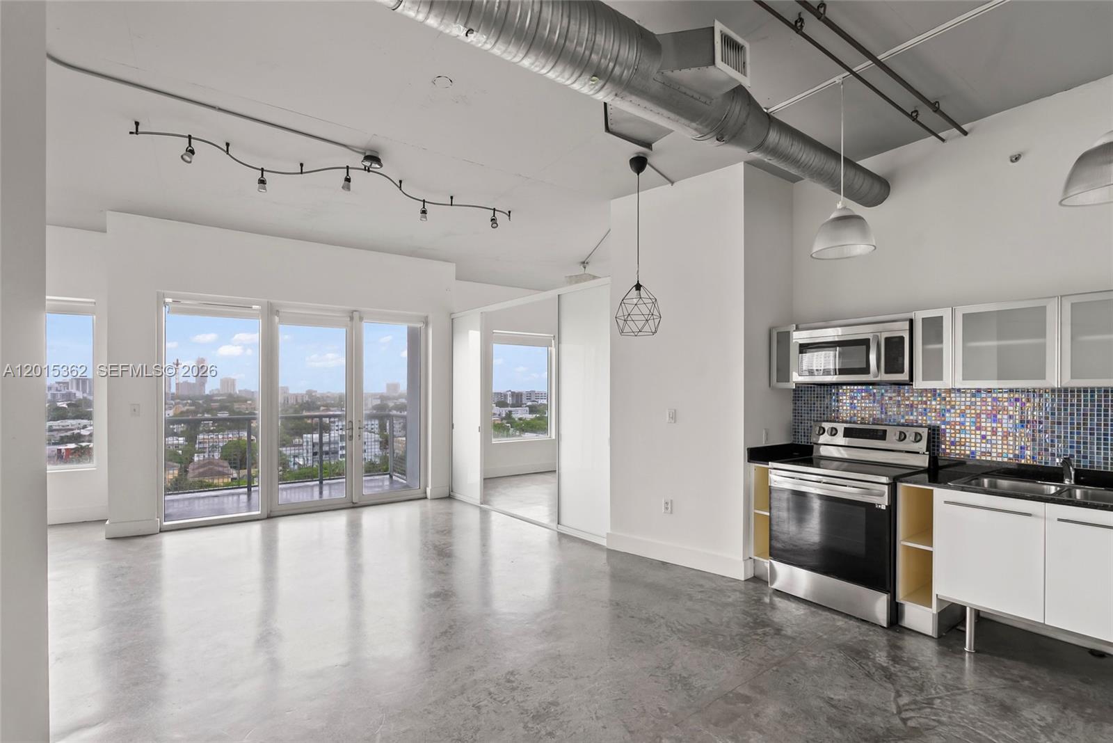 10 SW South Riv Dr #1006 Miami, FL 33130