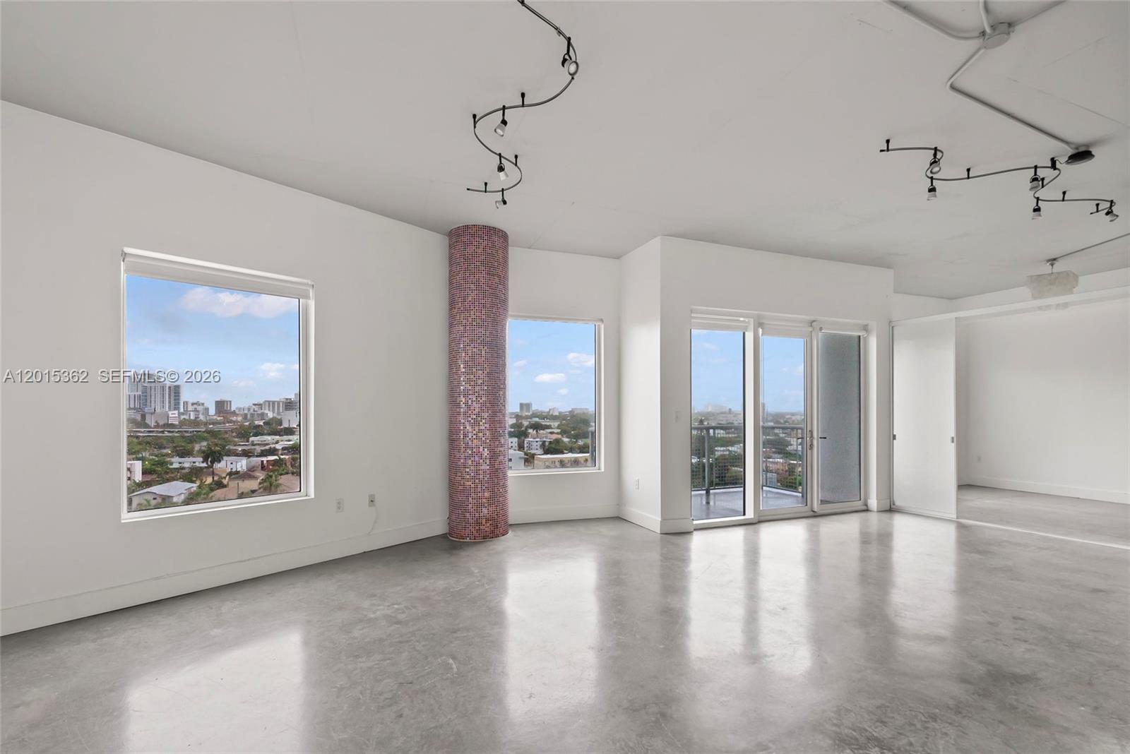 10 SW South Riv Dr #1006 Miami, FL 33130