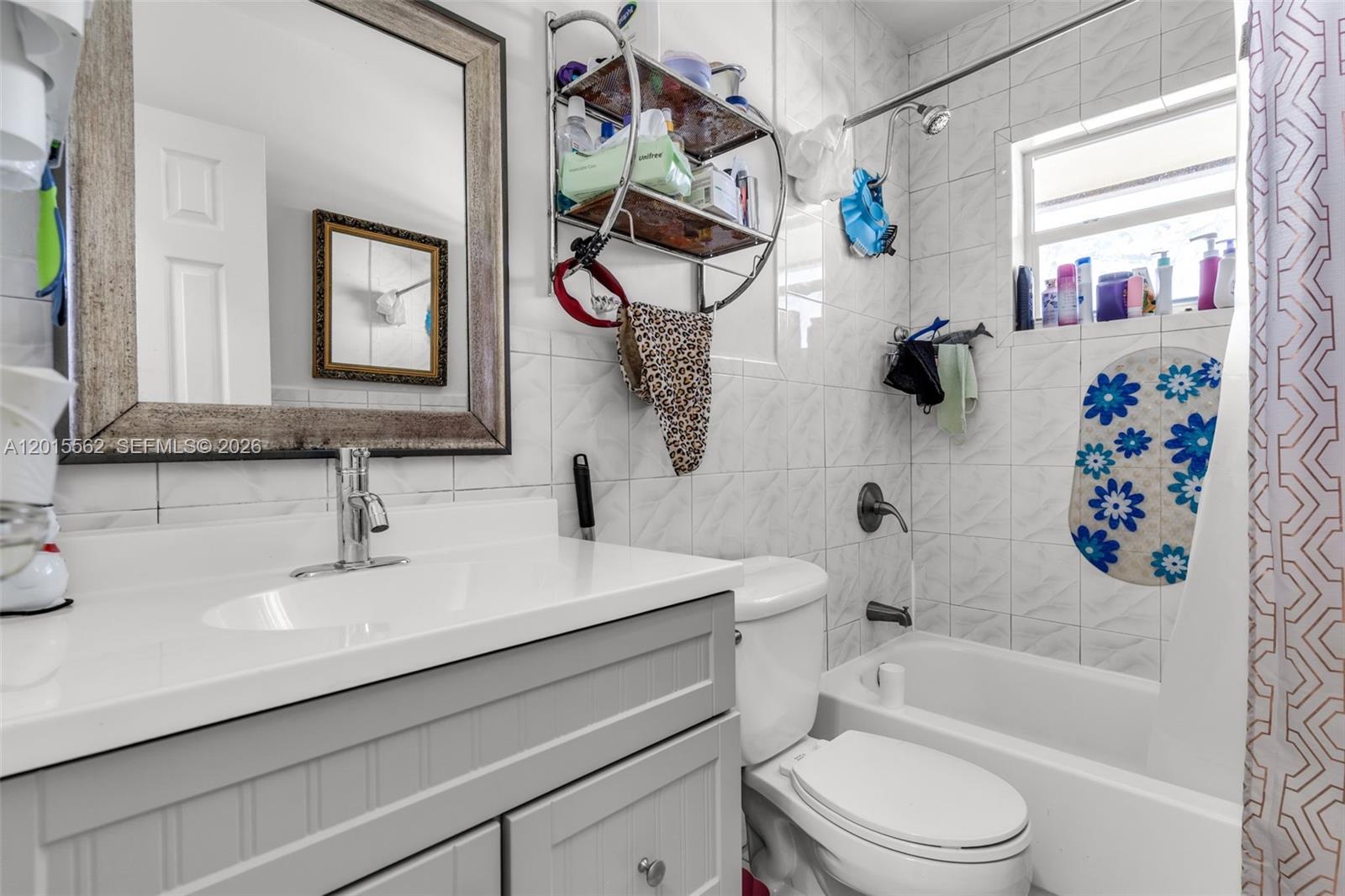 3270 SW 7th St Miami, FL 33135