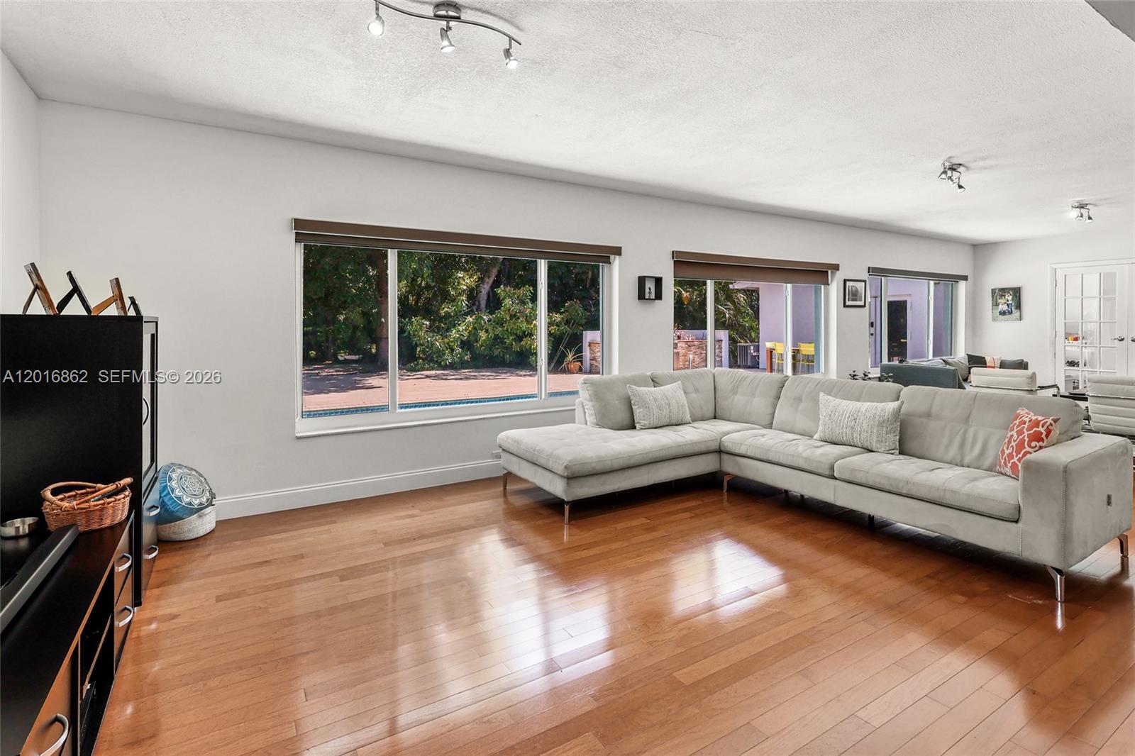 7800 SW 132nd St Pinecrest, FL 33156
